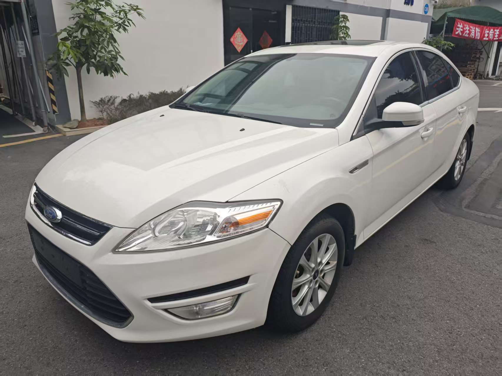 Ford Zhisheng 2014 #2 Ford Zhisheng 2014 car image #2