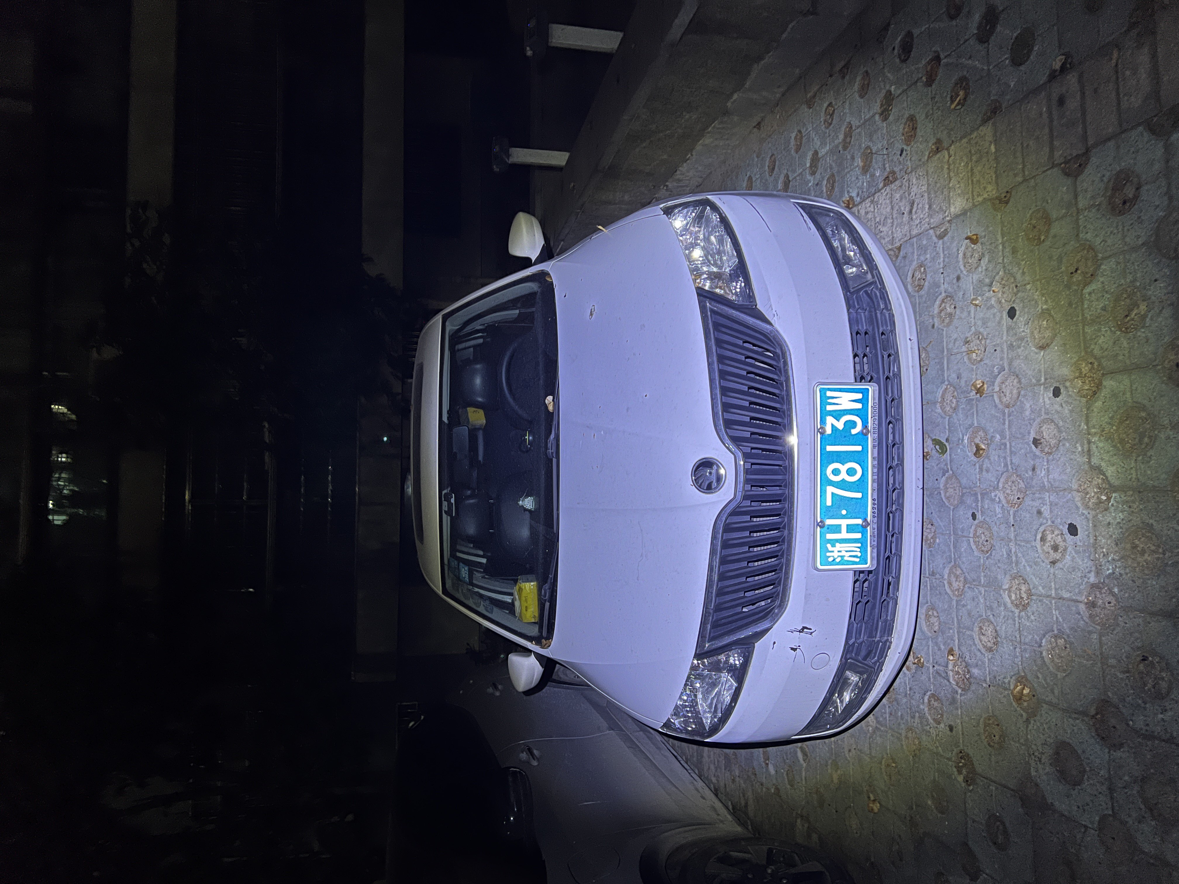 Skoda Rapid Spaceback 2015 car image #2