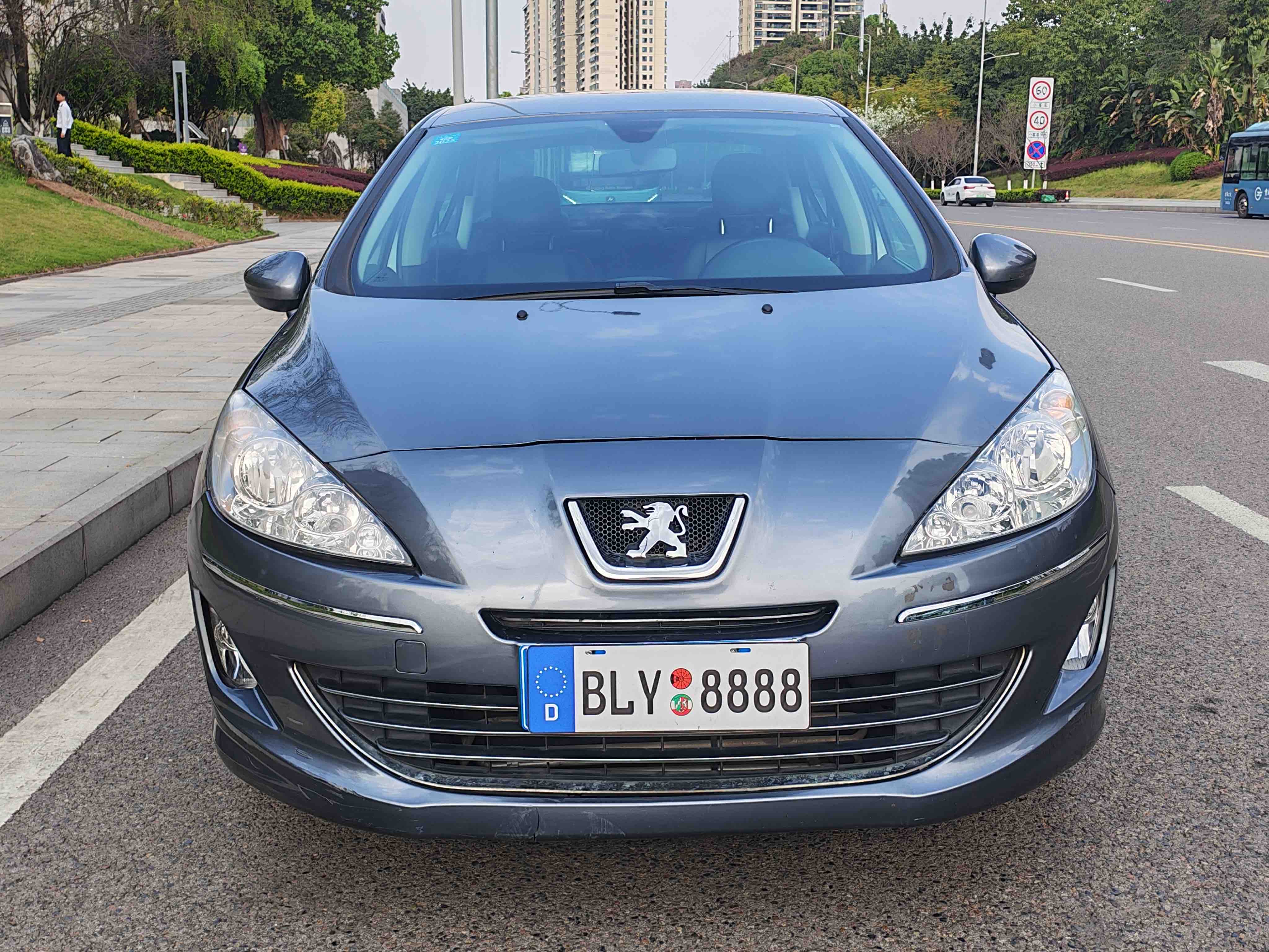 标致 标致408 2011 汽车图片 #2