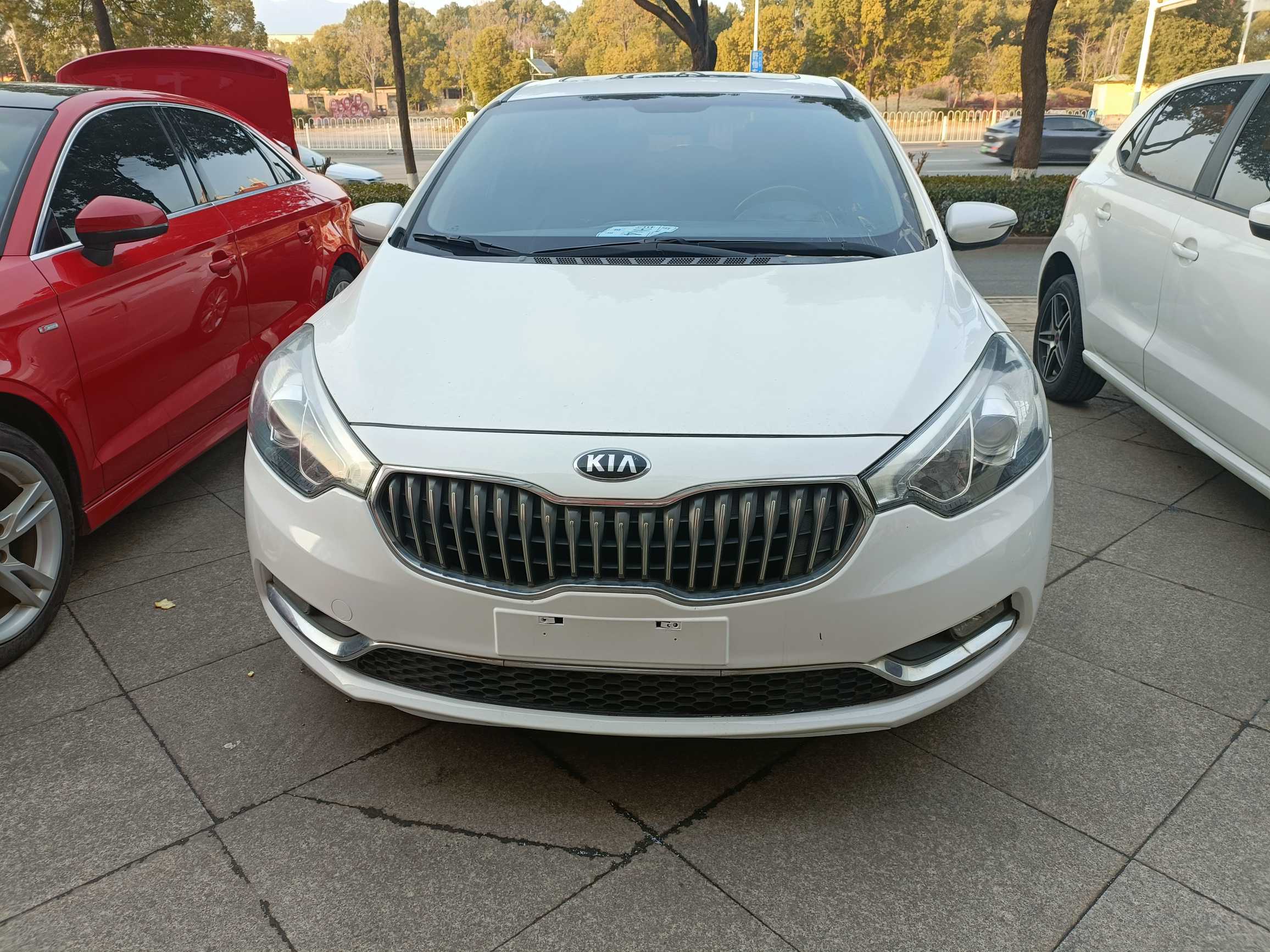 Kia K3 2015 car image #2