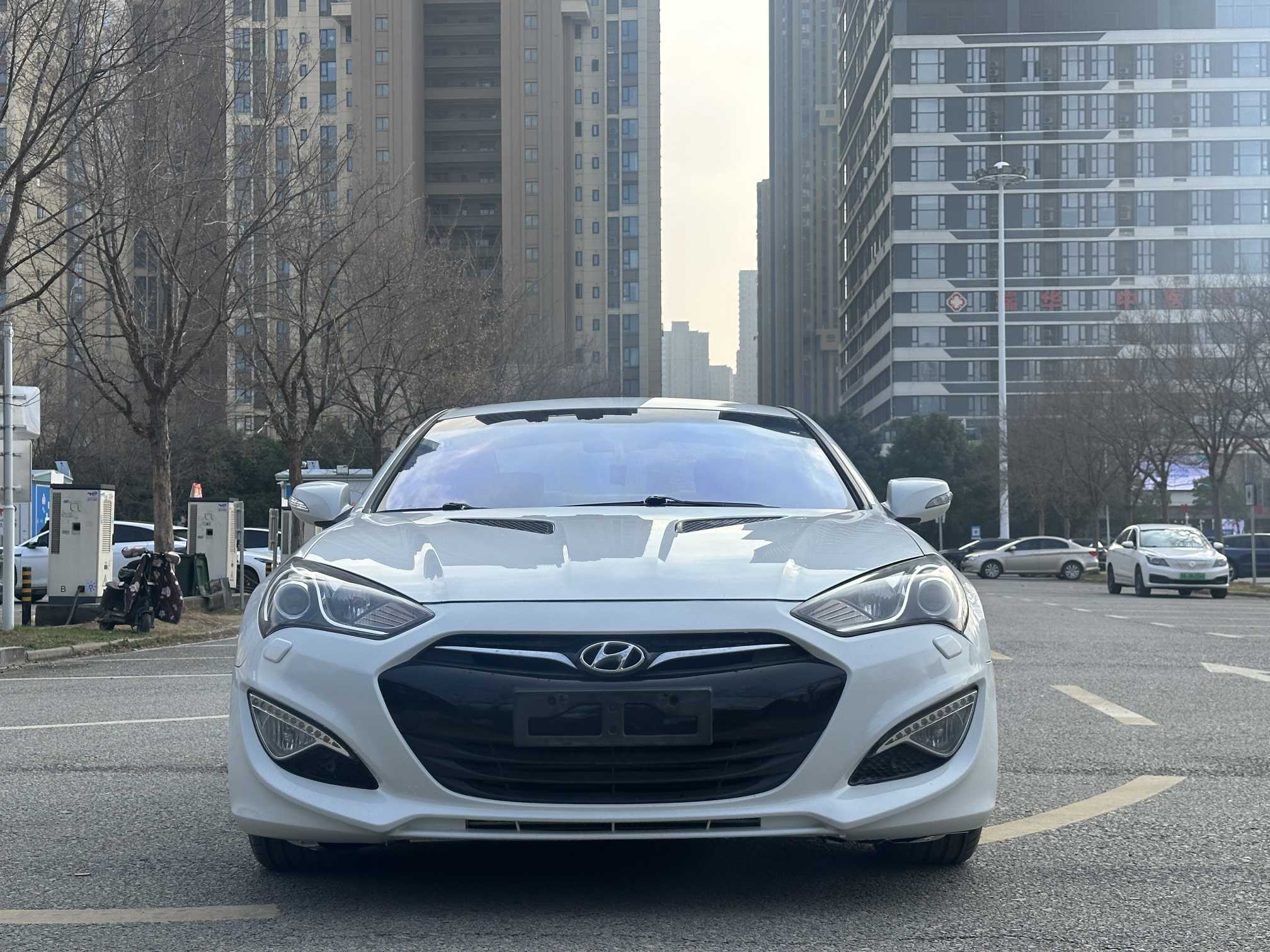 Hyundai Rohens-Coupe 2013 car image #2