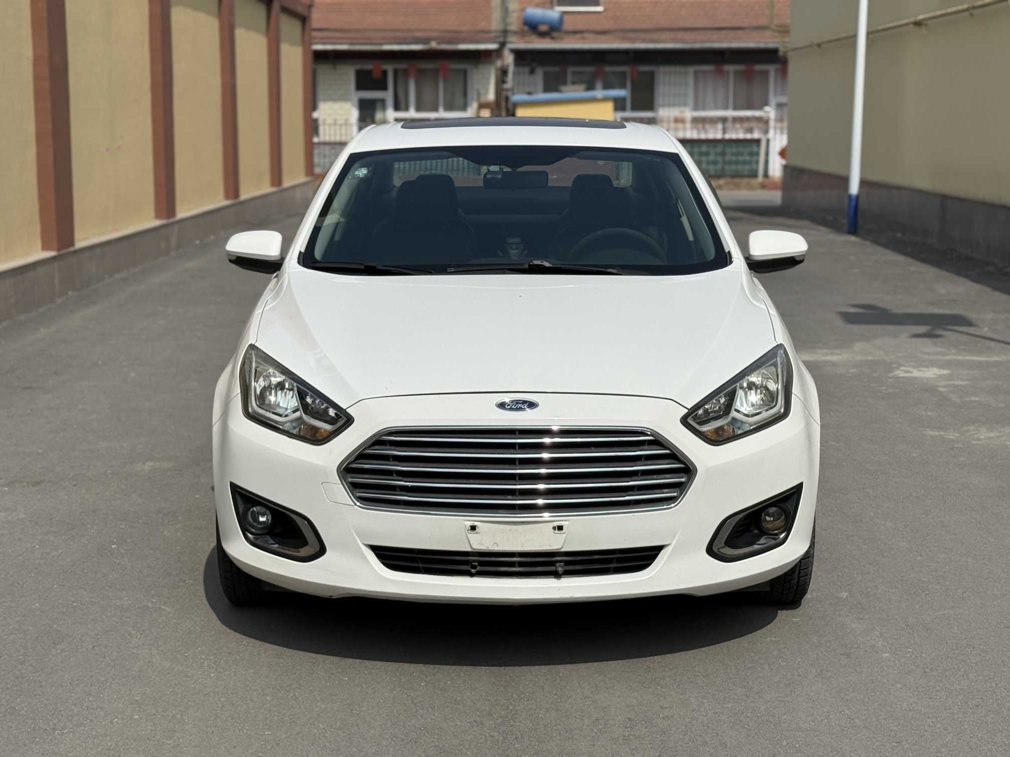 Ford Escort 2016 immagine di auto #2