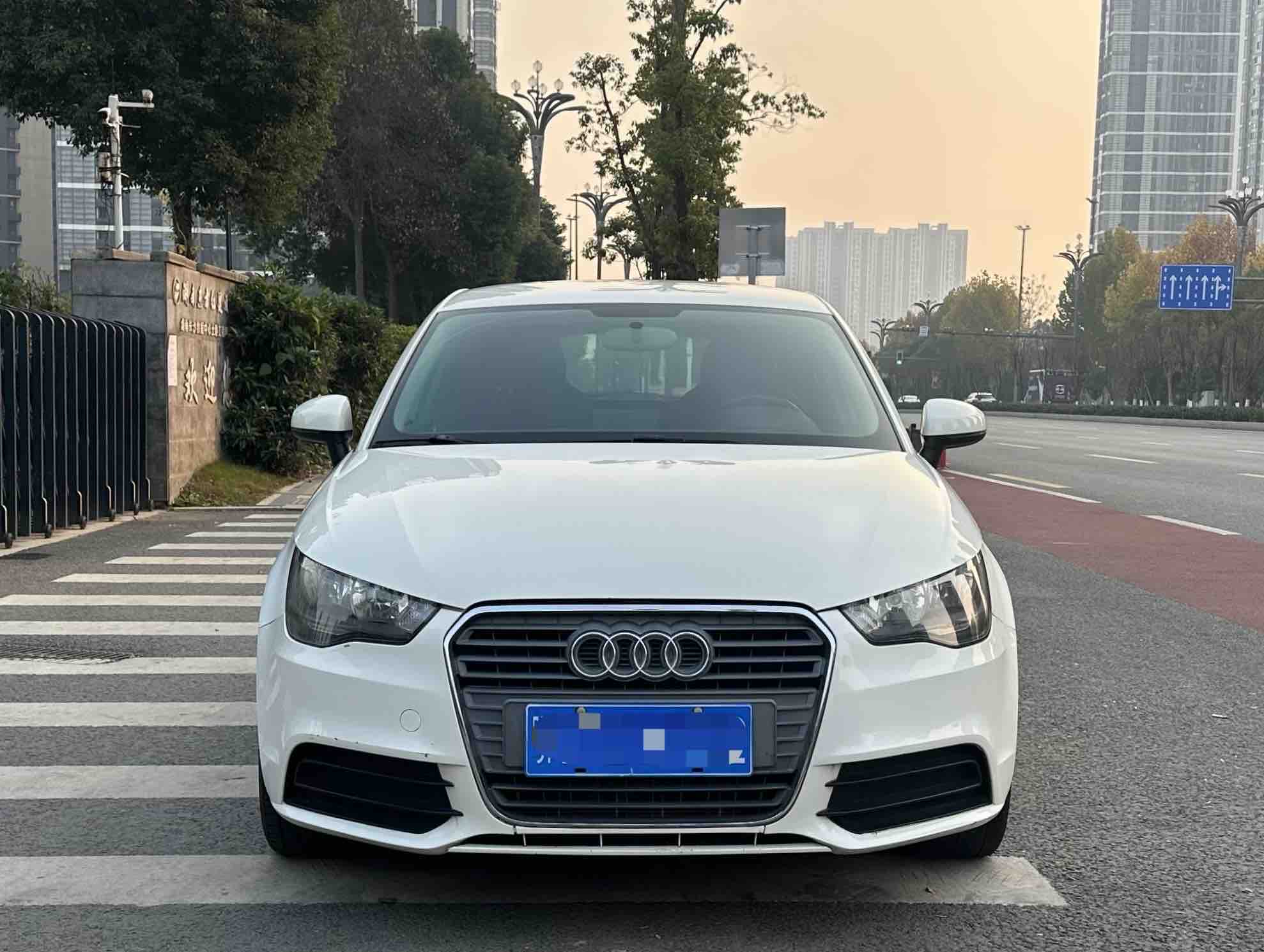 Audi A1 2014 car image #2