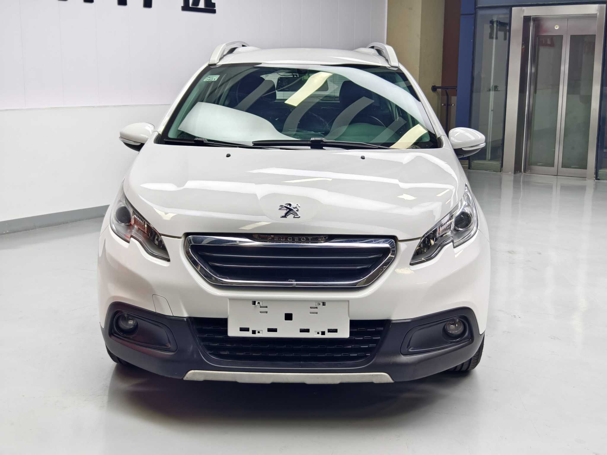 Peugeot 2008 2015 car image #2