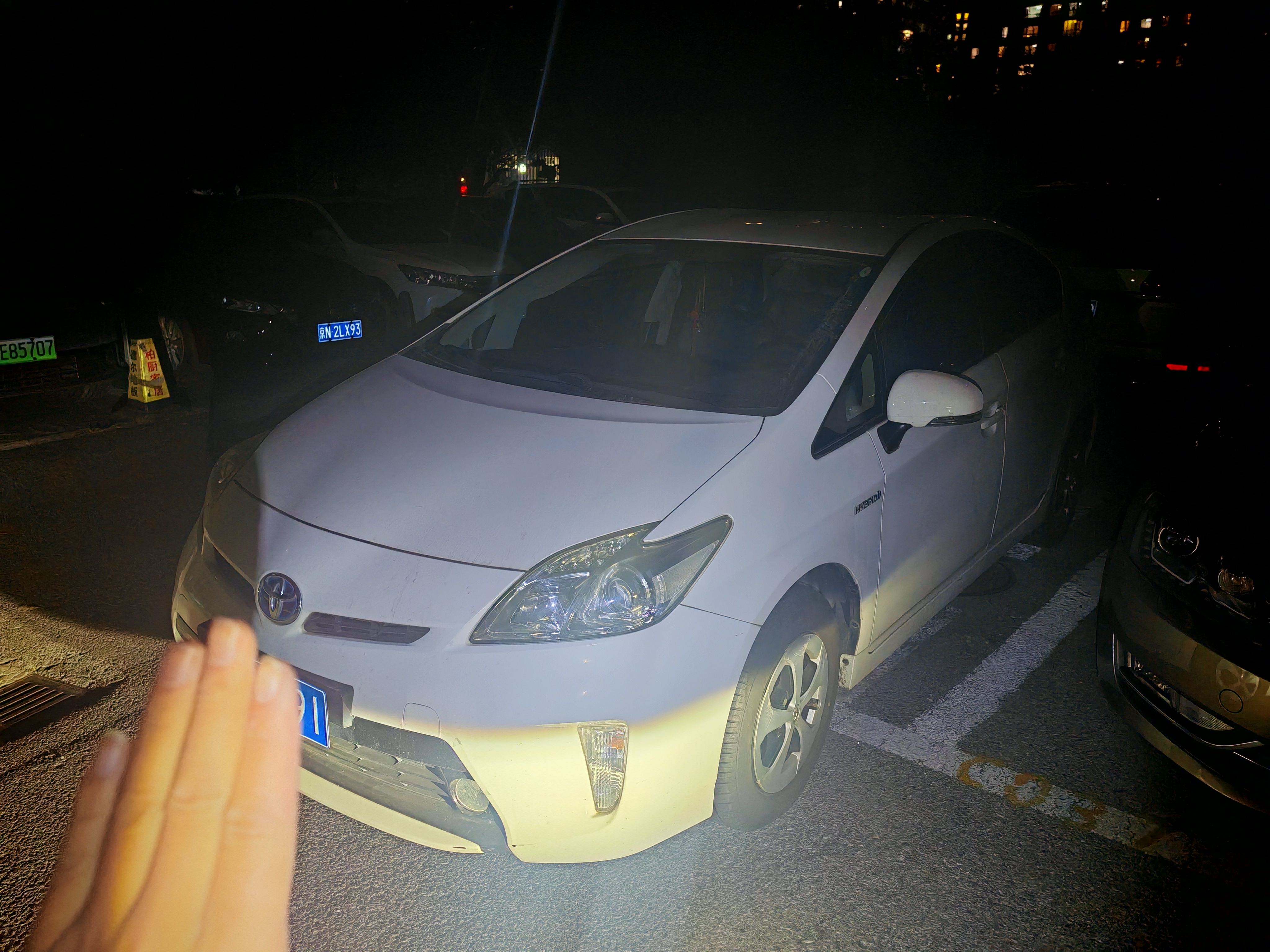 Toyota Prius 2013 car image #2