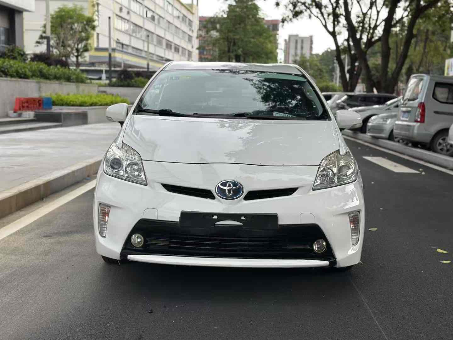 Toyota Prius 2013 car image #2