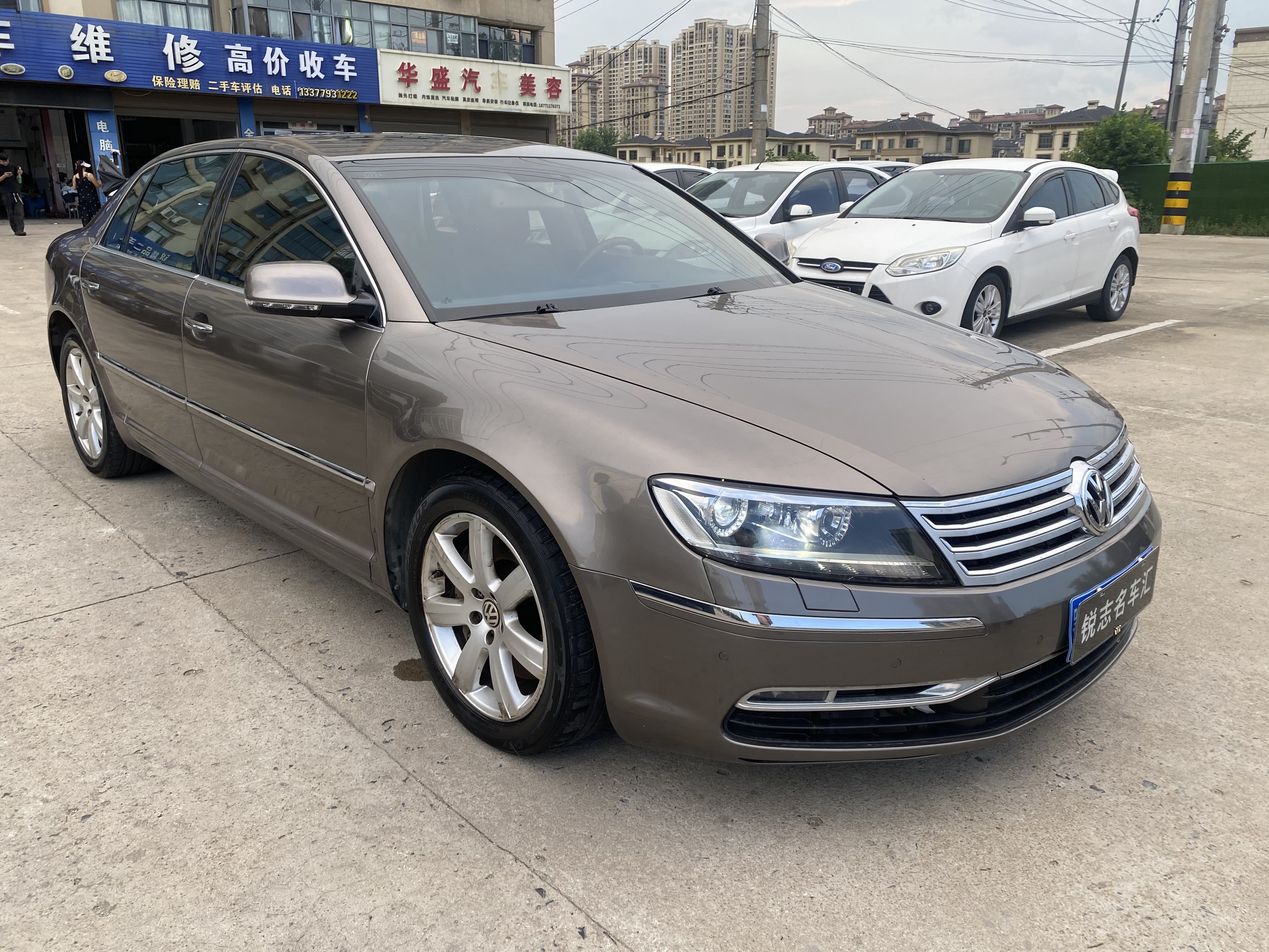 Volkswagen Pheaton 2013 immagine di auto #2