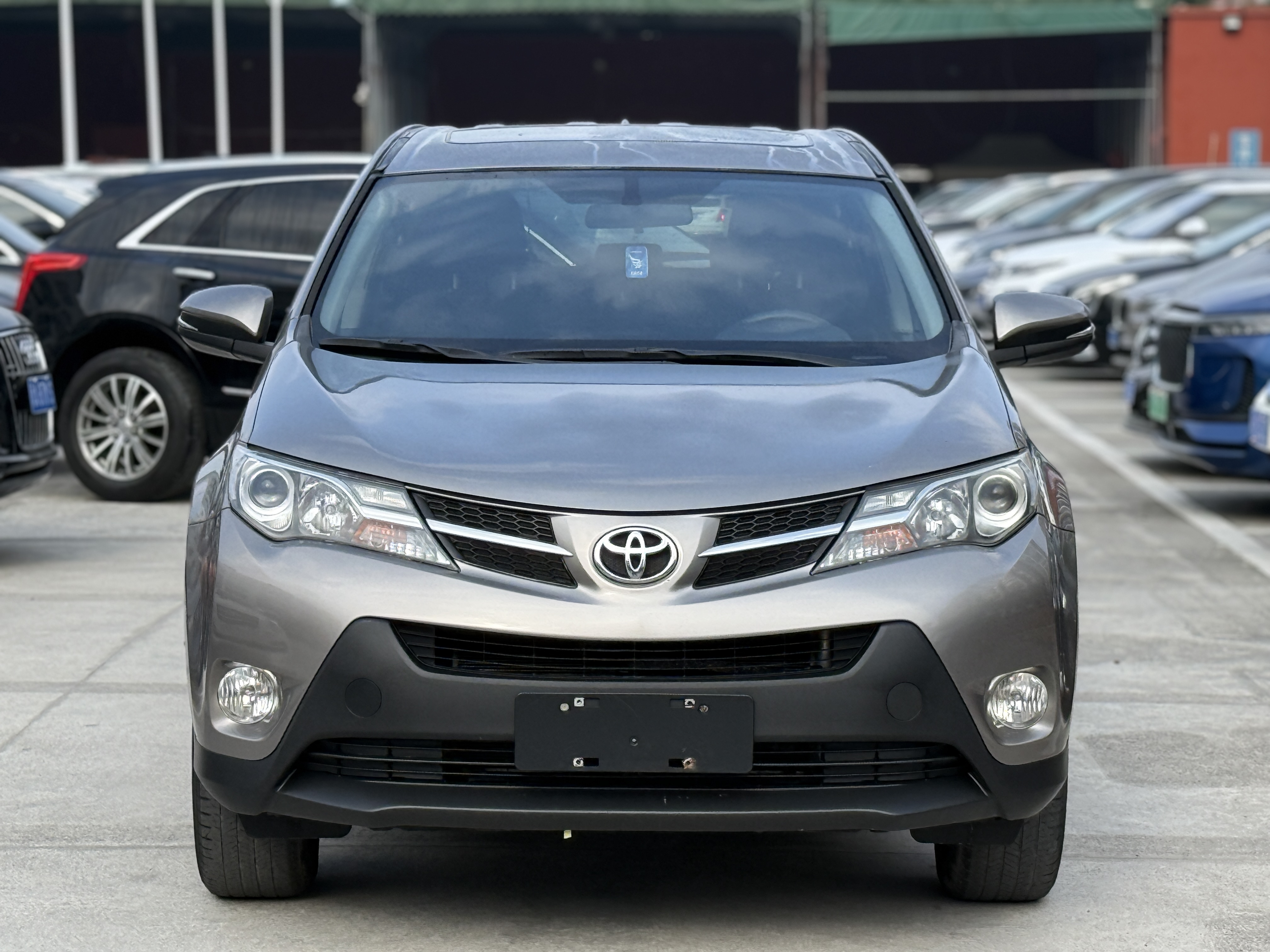 Toyota RAV4 2016 car image #2