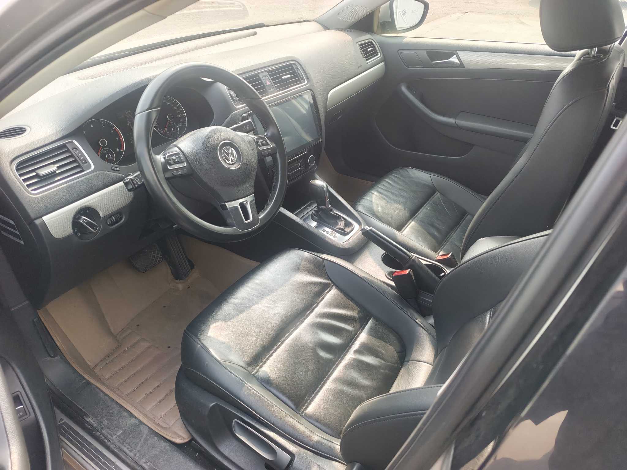 Volkswagen Sagitar 2014 car image #2