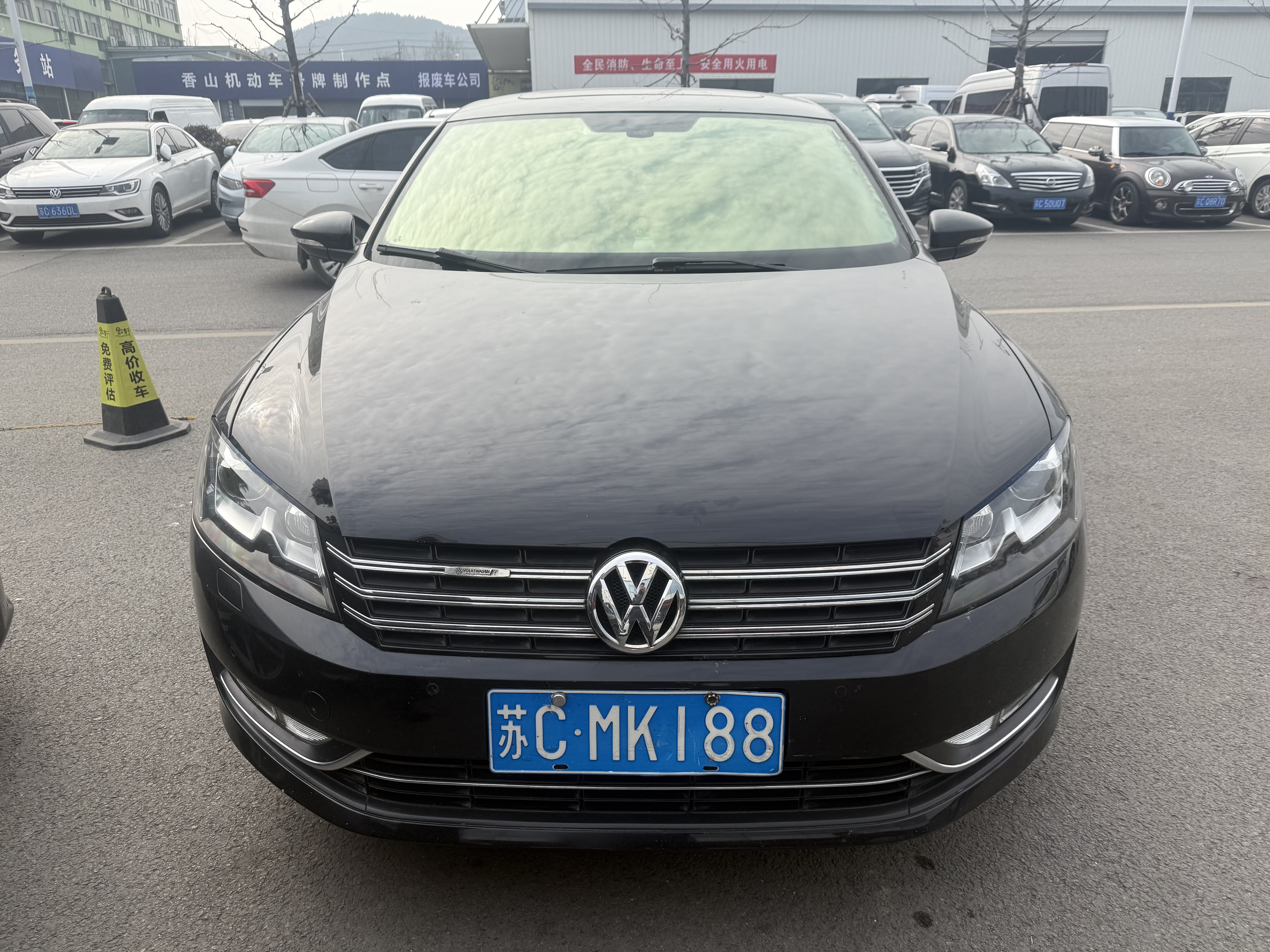 Volkswagen Passat 2015 car image #2