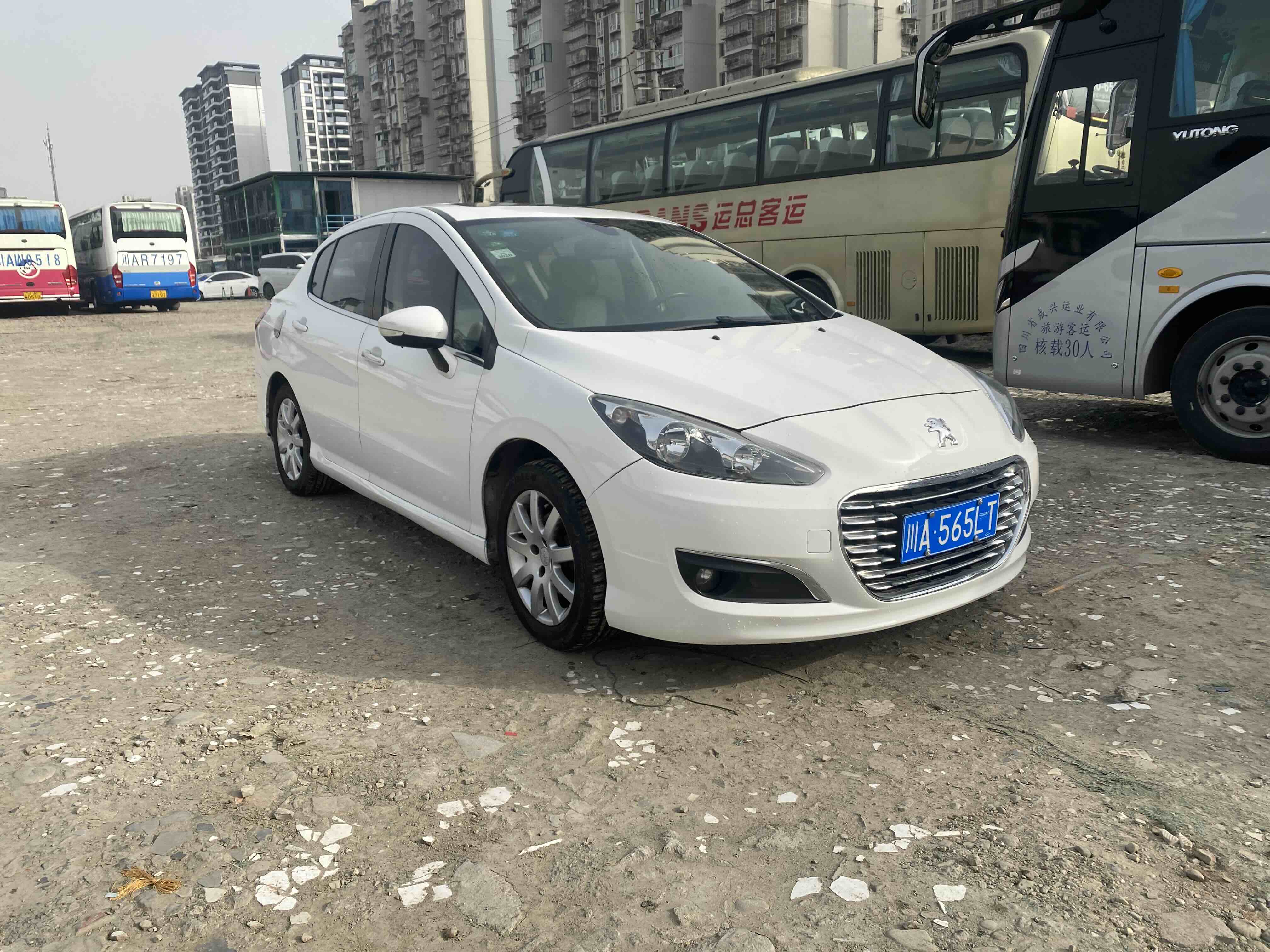 Peugeot 308 2014 car image #2