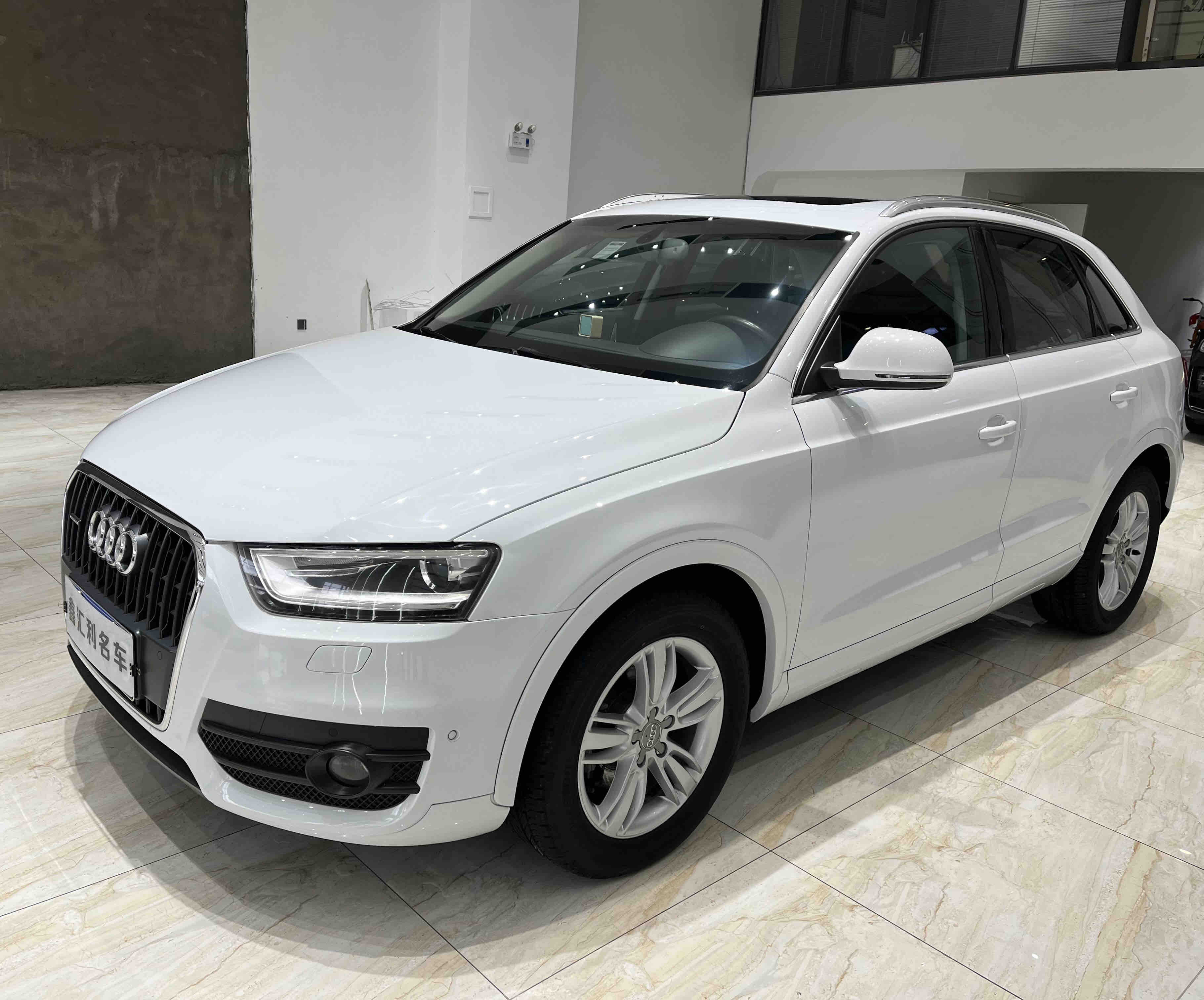 Audi Q3 (Imported) 2012 car image #2