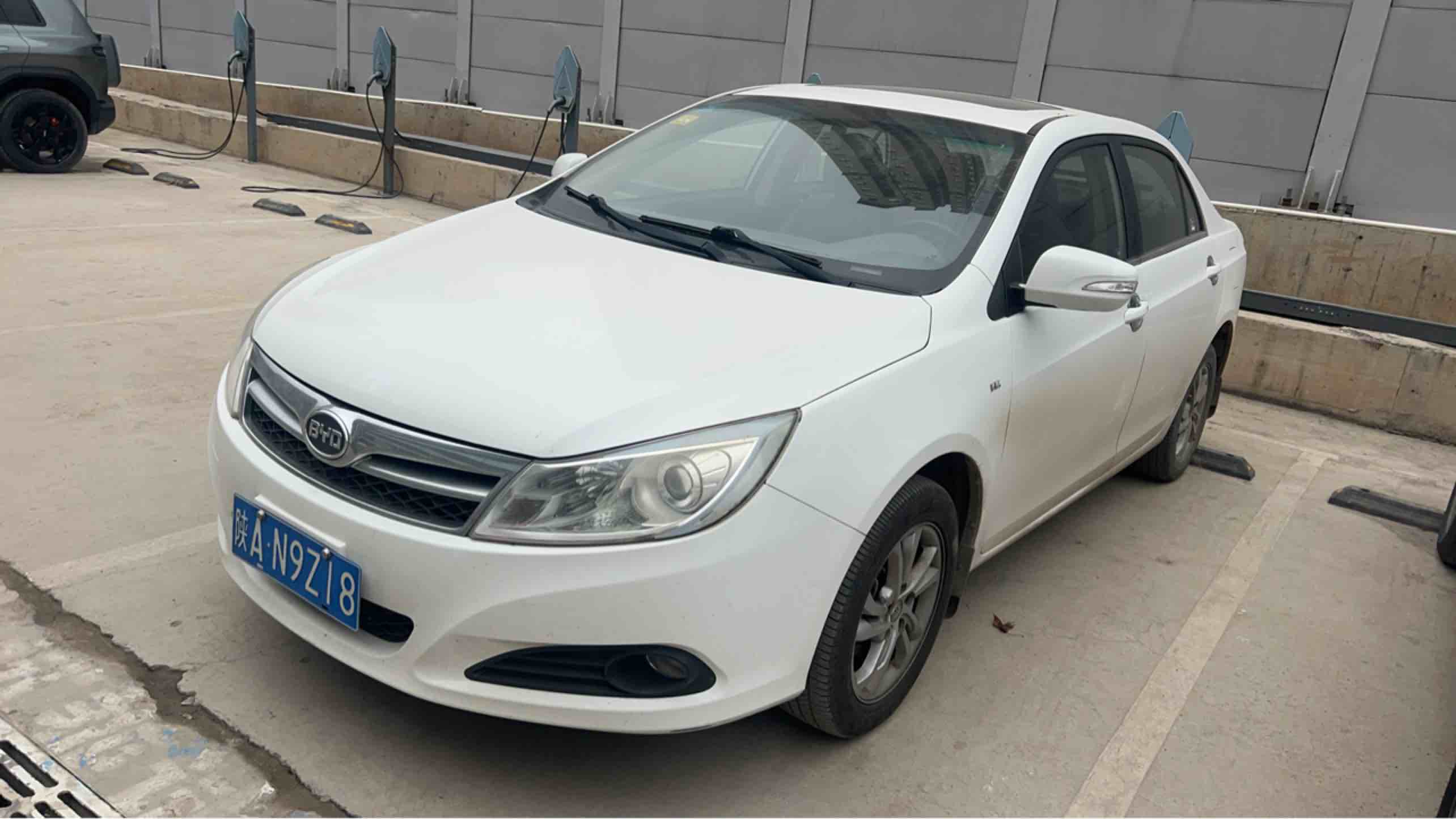 BYD SuRui 2014 #2 BYD SuRui 2014 imagen de coche #2