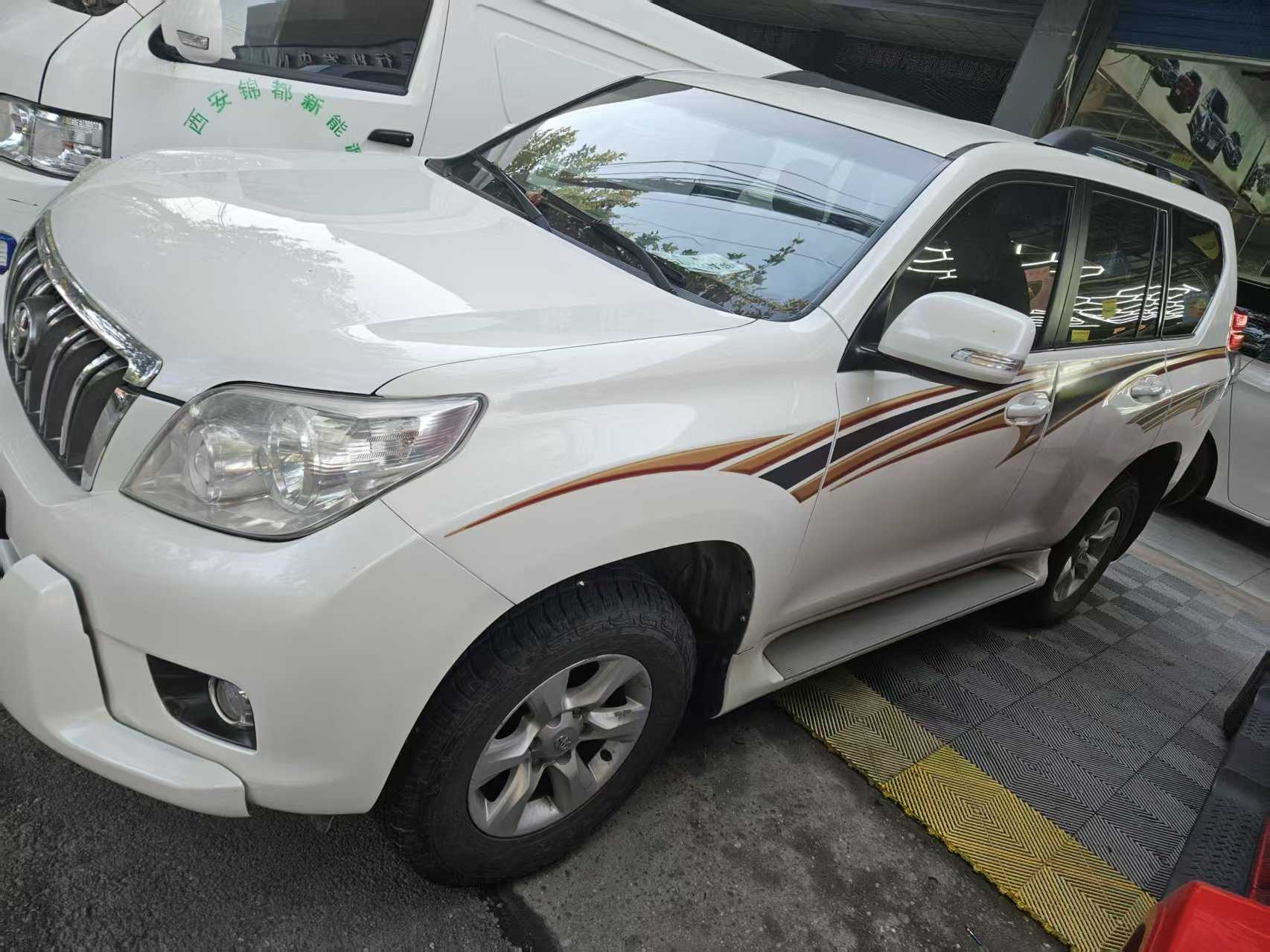 Toyota Land Cruiser Prado 2012 #2 Toyota Land Cruiser Prado 2012 car image #2