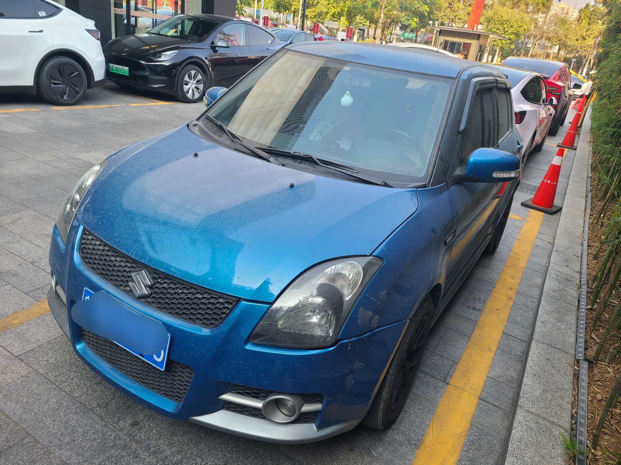 Suzuki Swift 2011 car image #2