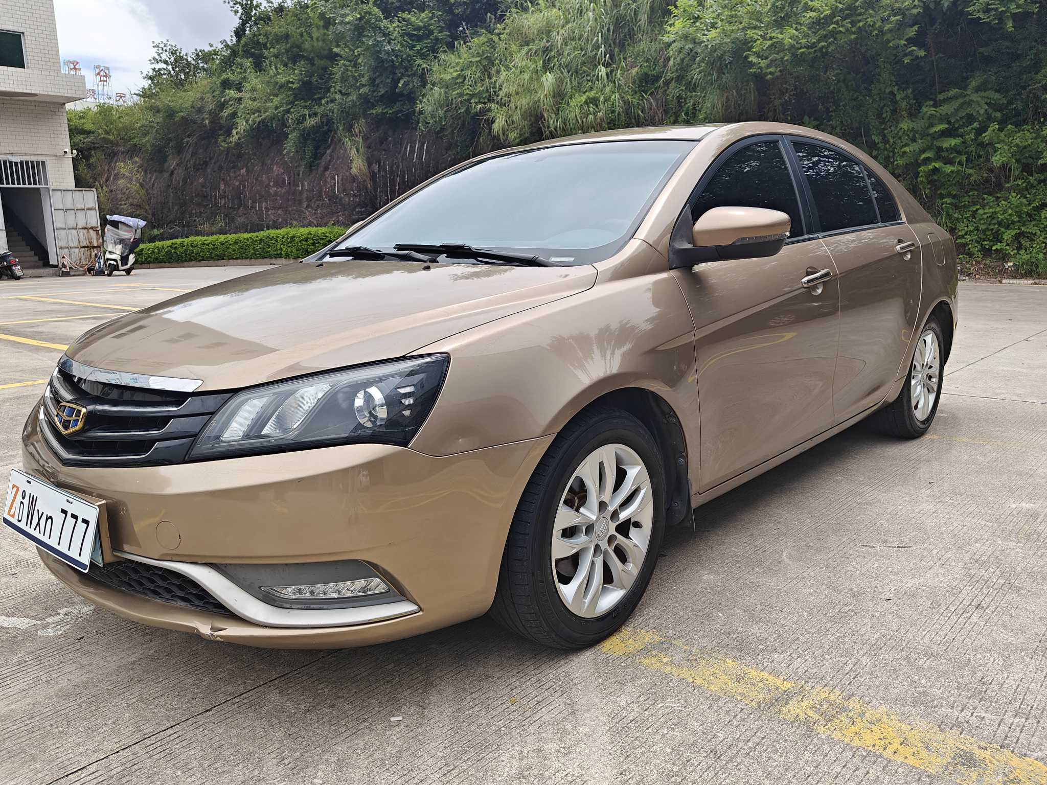 GEELY Emgrand 2015 #2 GEELY Emgrand 2015 car image #2