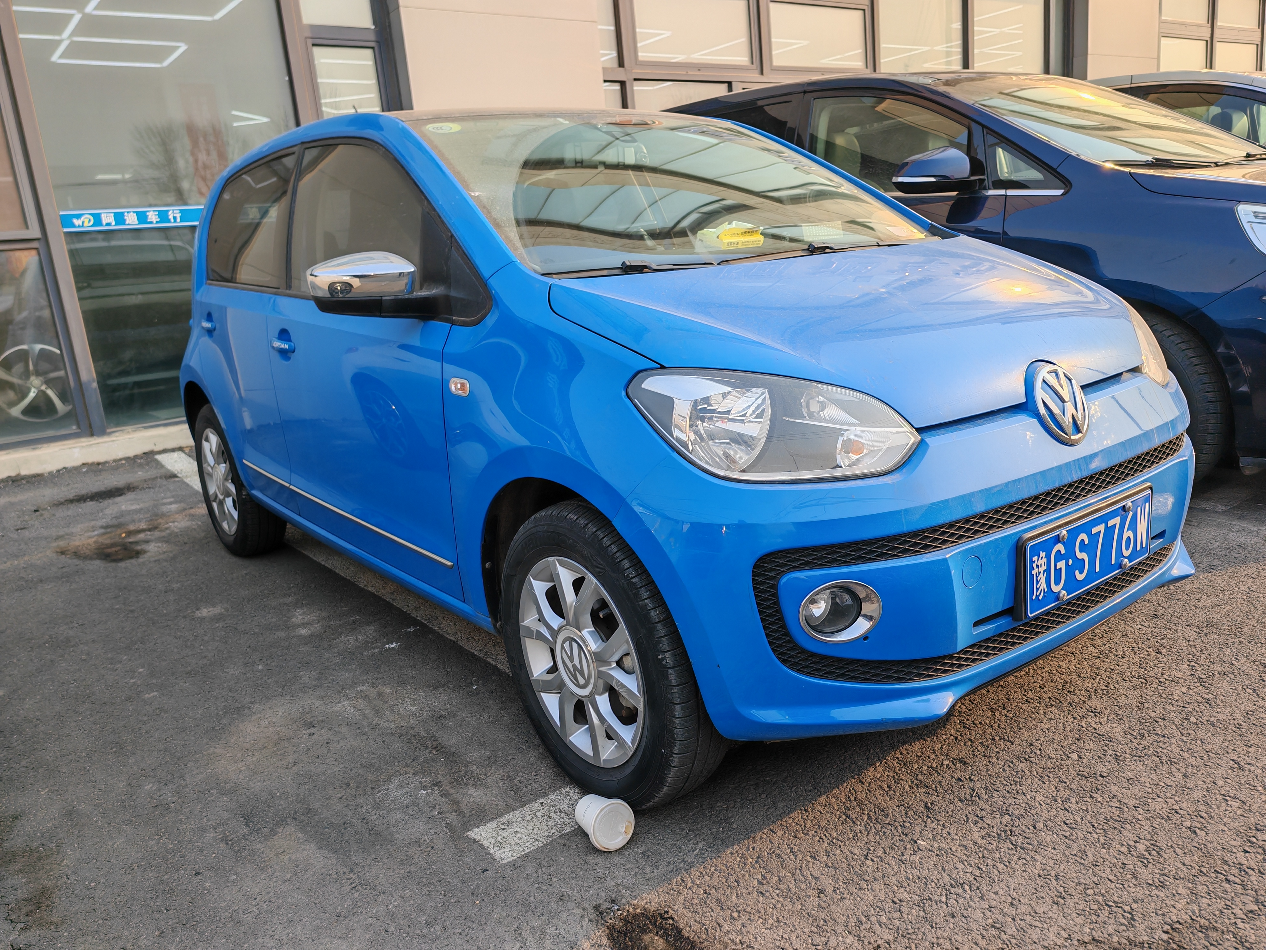Volkswagen up! 2015 car image #2