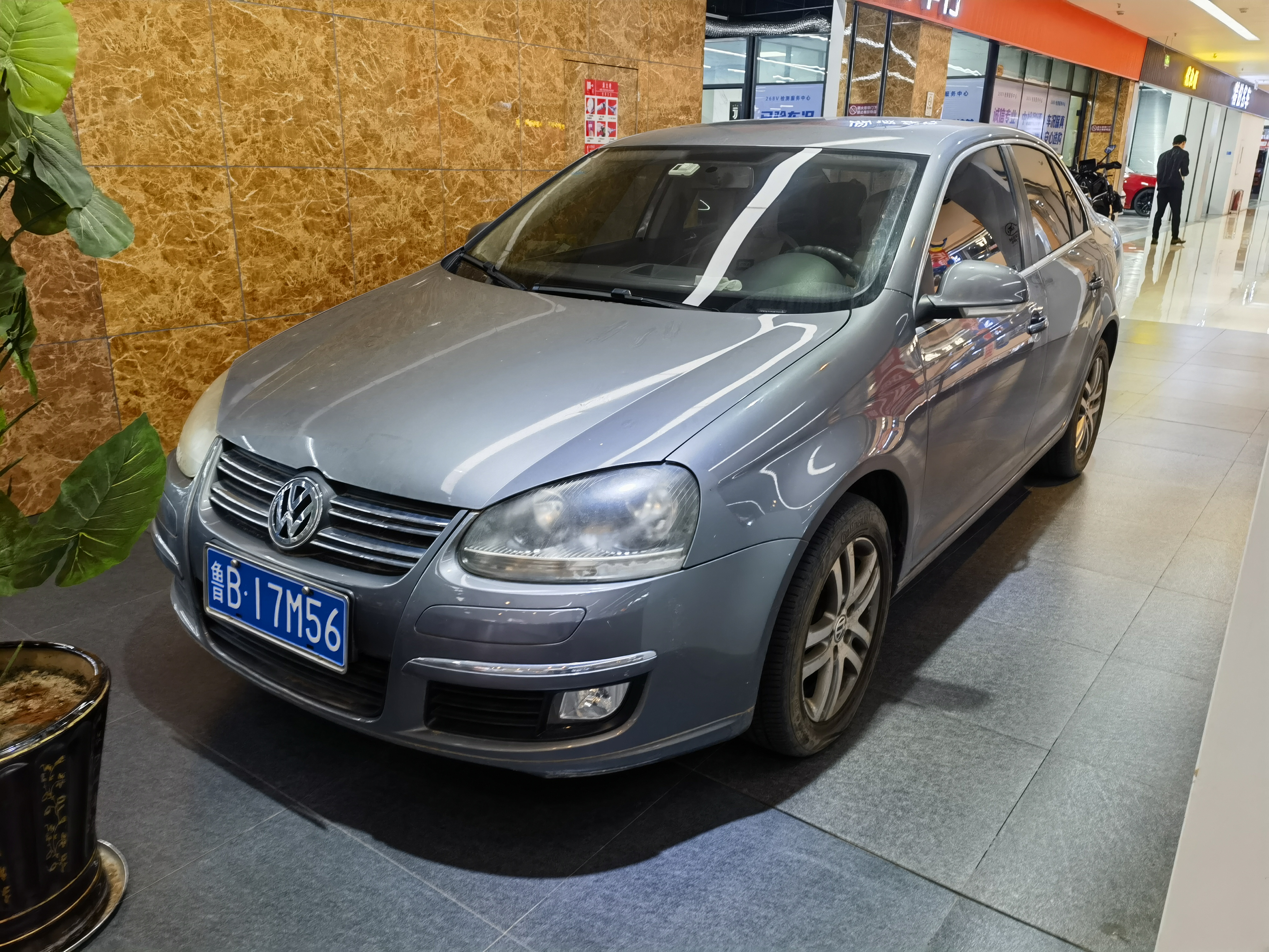 Volkswagen Sagitar 2011 immagine di auto #2