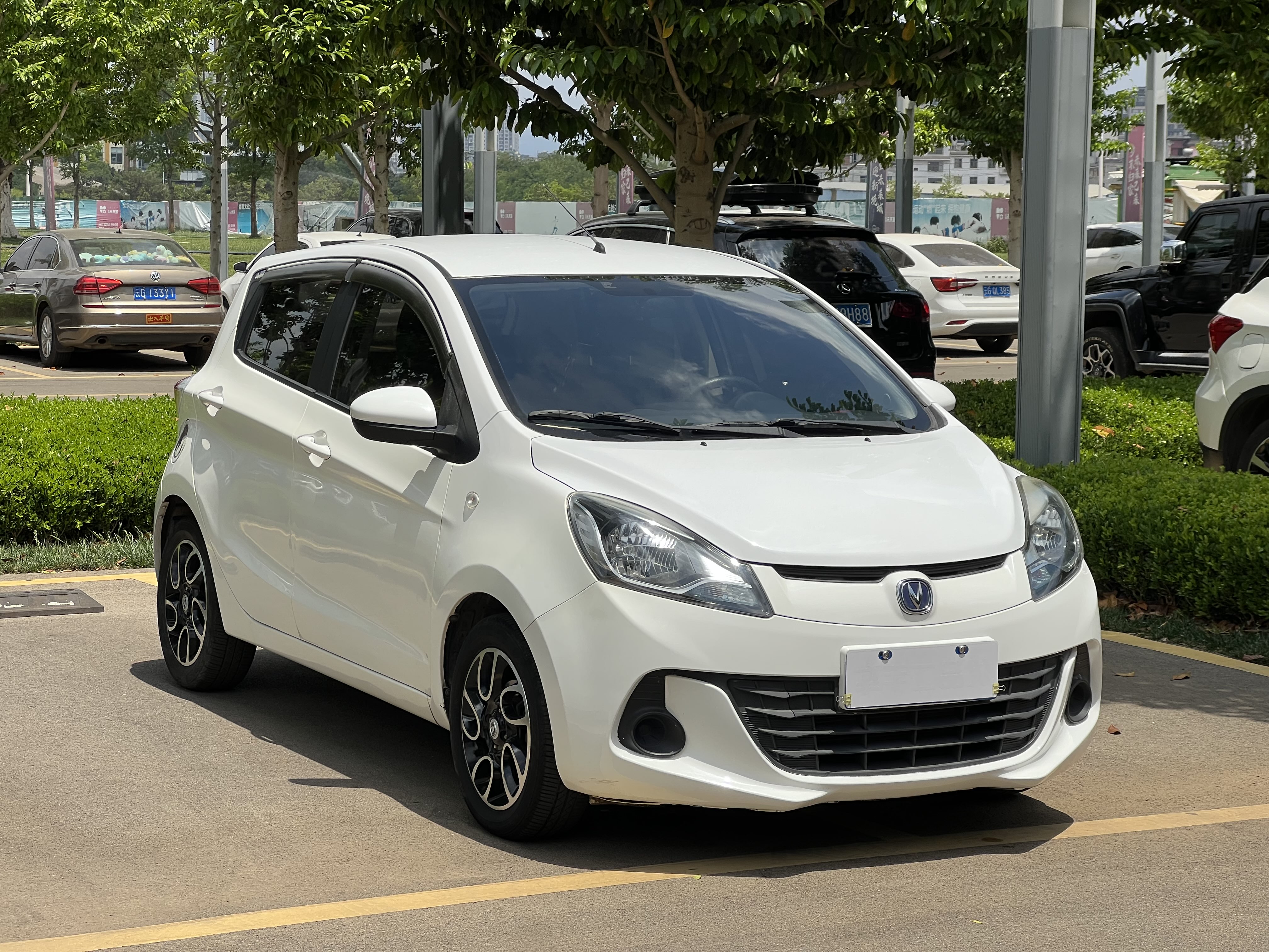 Changan BenBen 2016 #2 Changan BenBen 2016 صورة سيارة #2