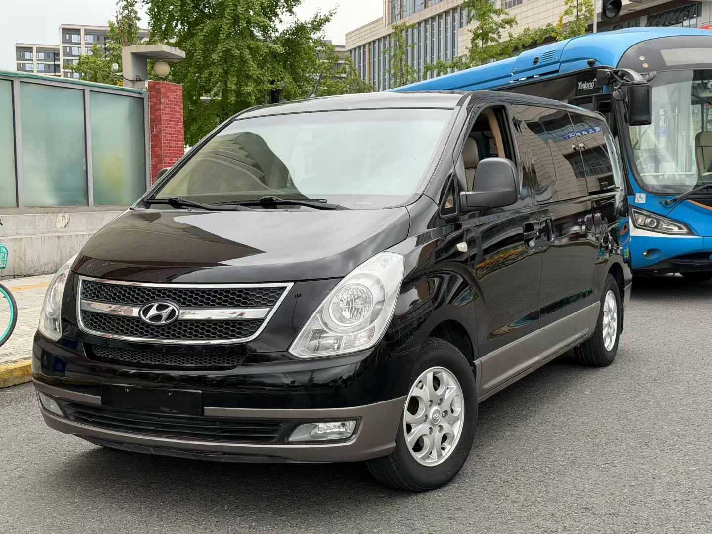 Hyundai H-1 2013 car image #2
