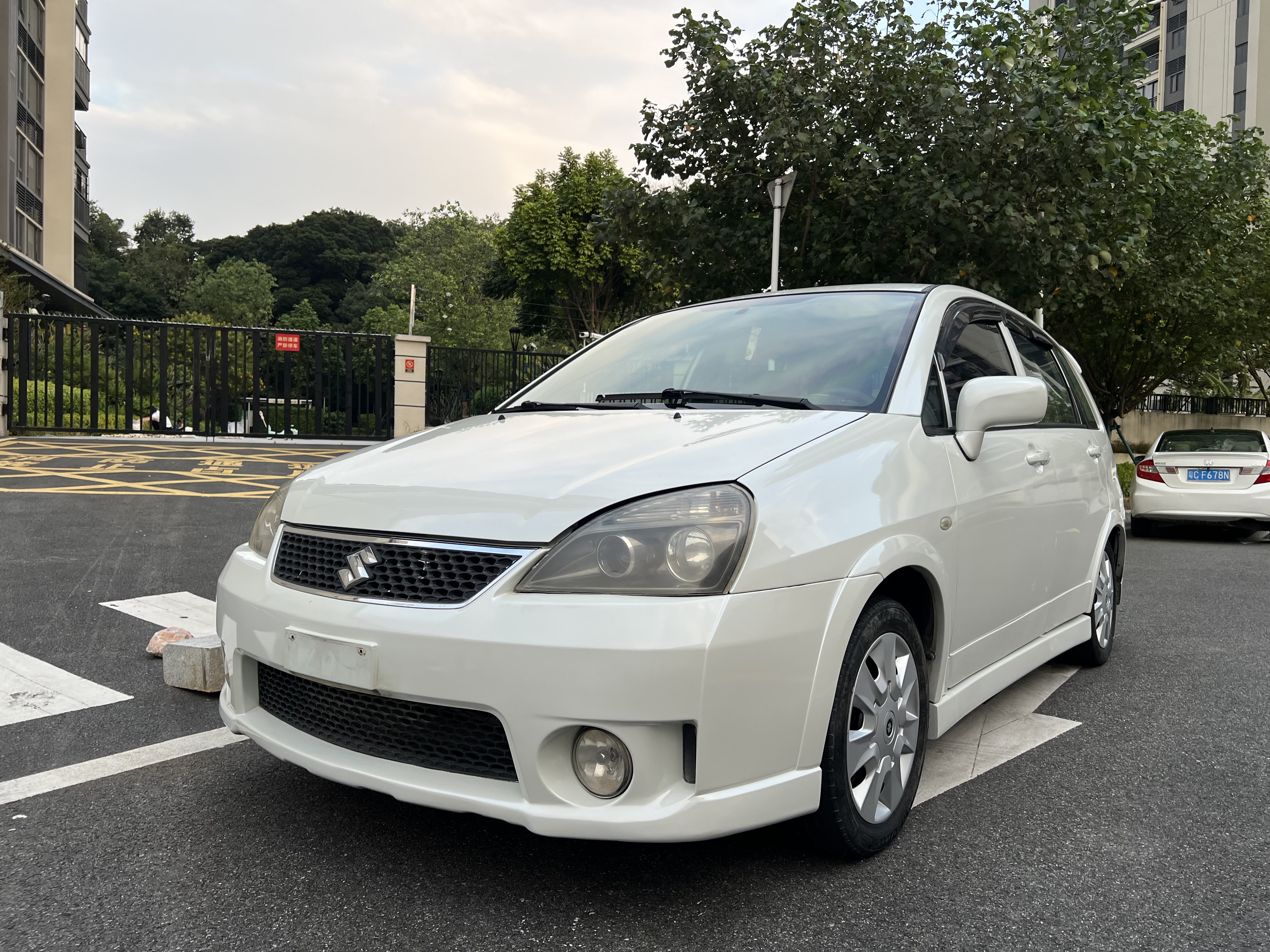 Suzuki Liana A6 2015 immagine di auto #2