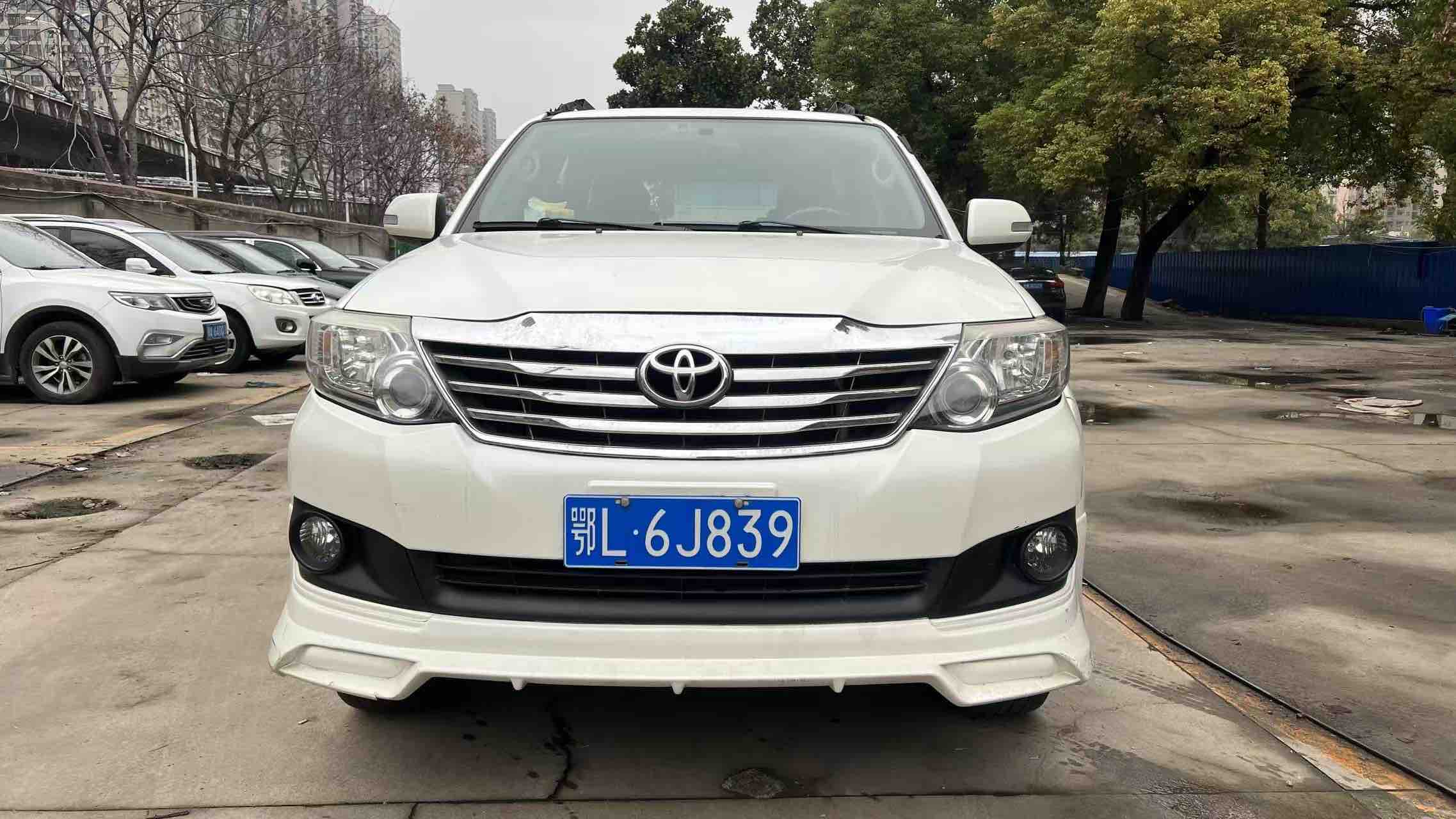 Toyota Fortuner 2016 صورة سيارة #2
