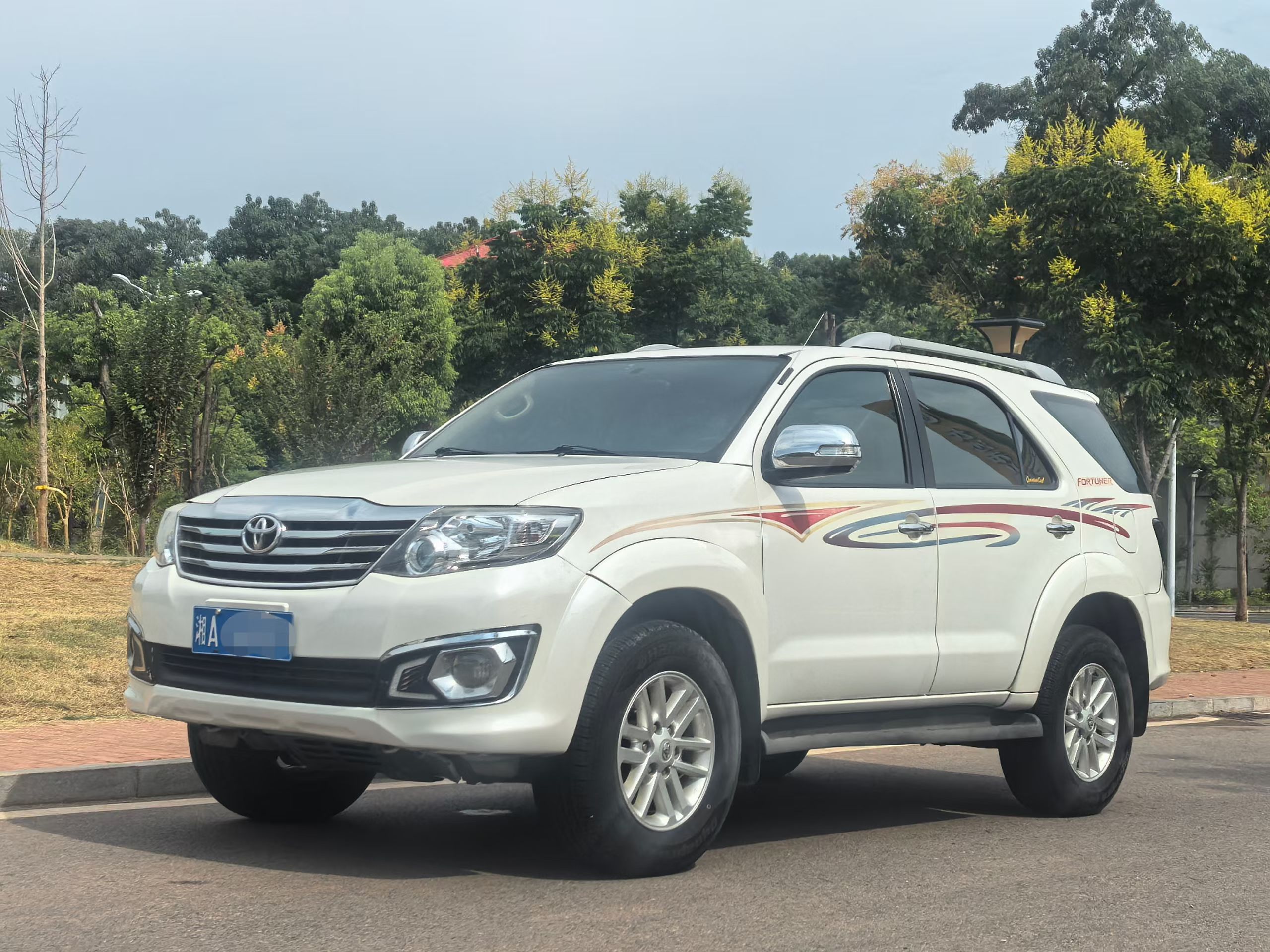 Toyota Fortuner 2016 immagine di auto #2