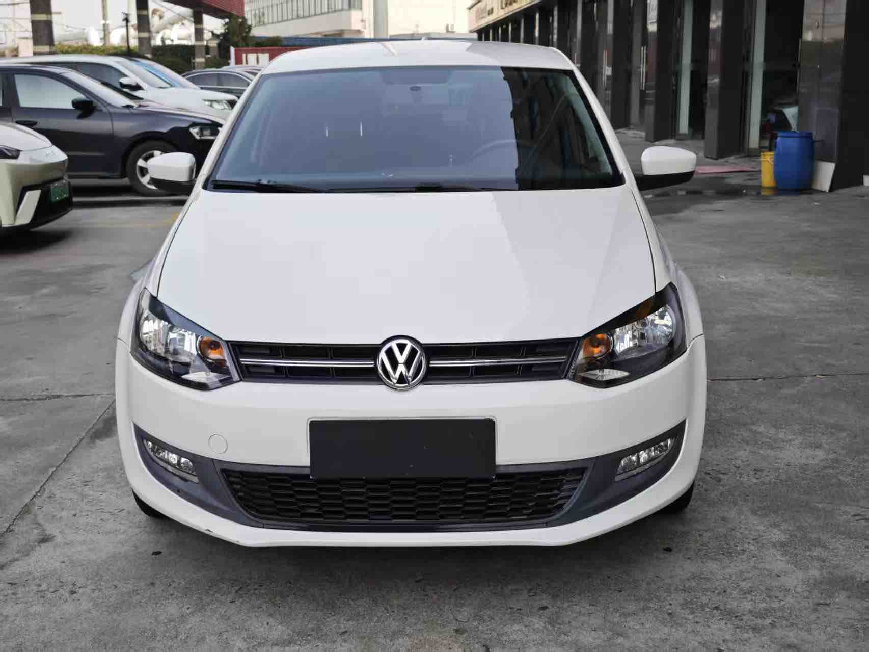 Polo 2012 car image #2
