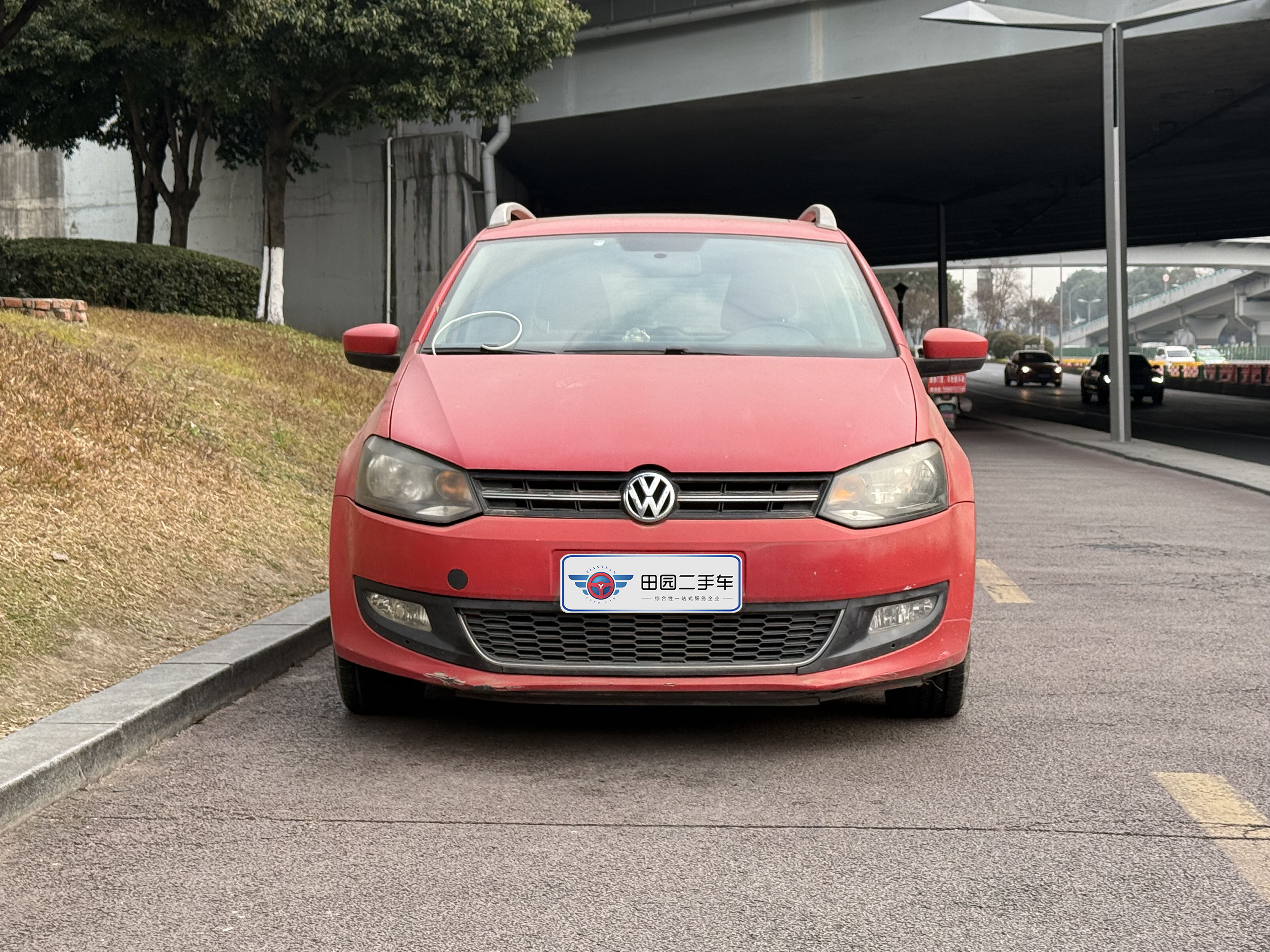 Volkswagen Polo 2012 car image #2