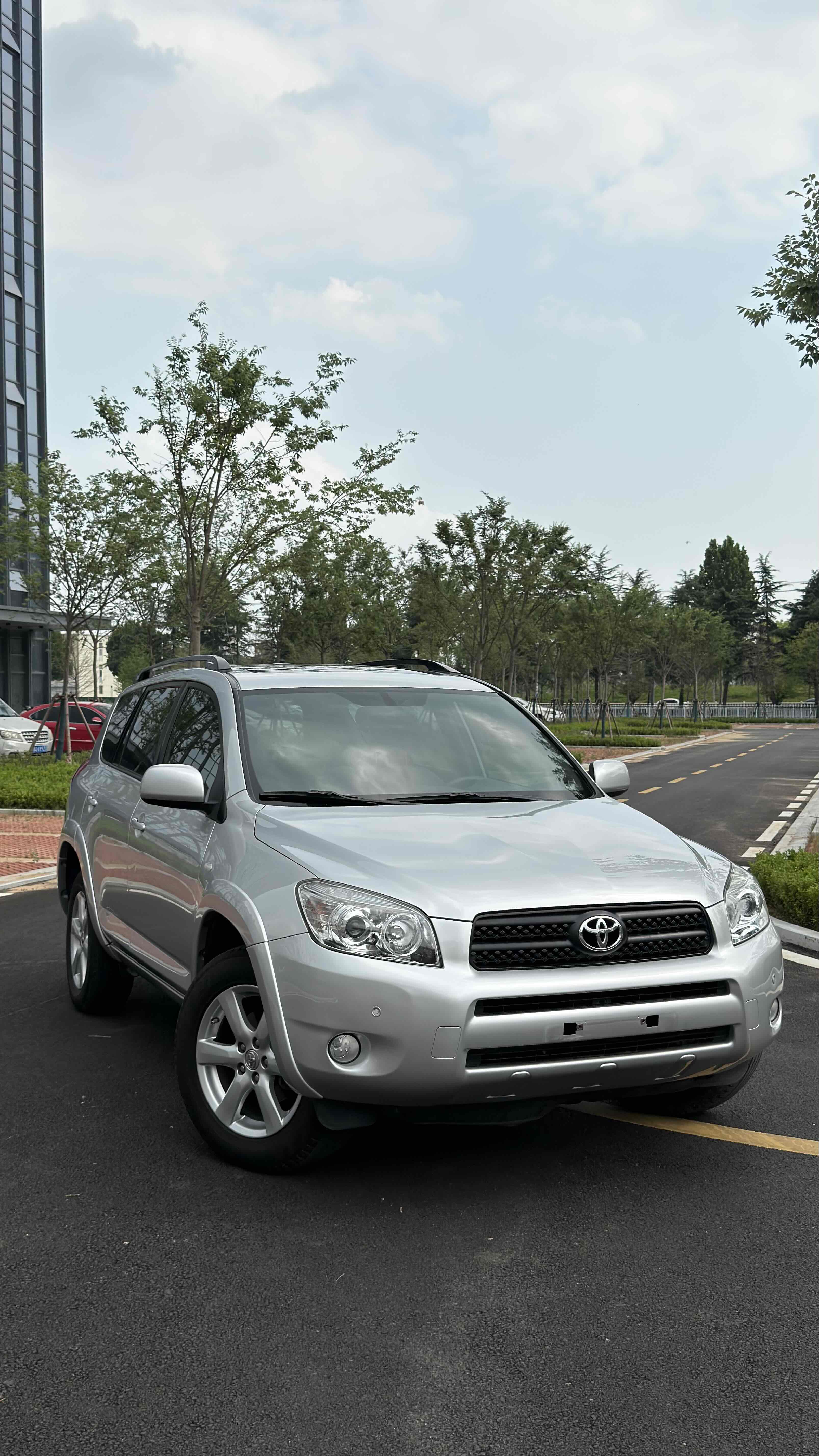 Toyota RAV4 (Imported) 2009 image de voiture #2