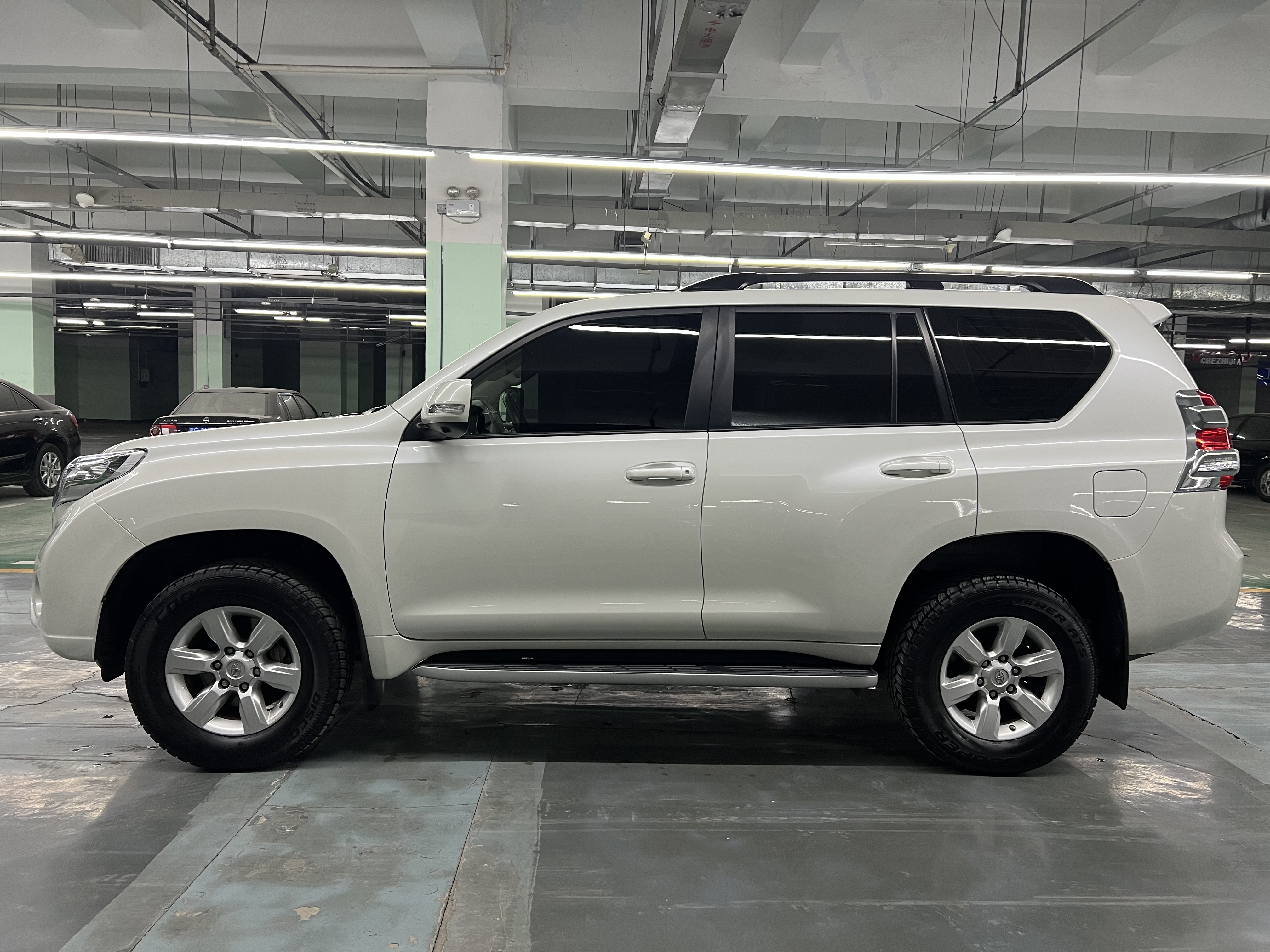 Toyota Land Cruiser Prado 2017 immagine di auto #2