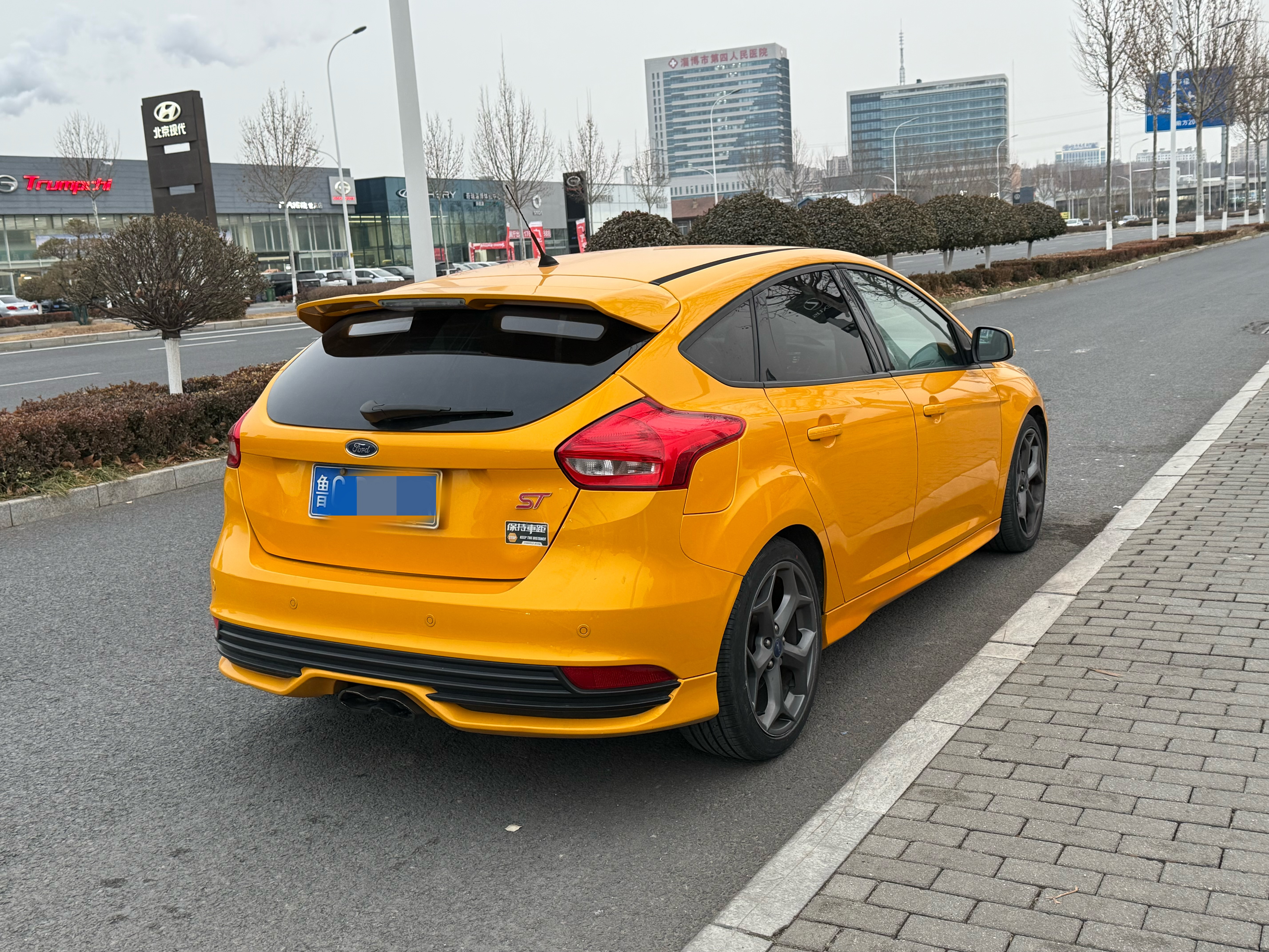 Ford Focus (Imported) 2016 car image #2