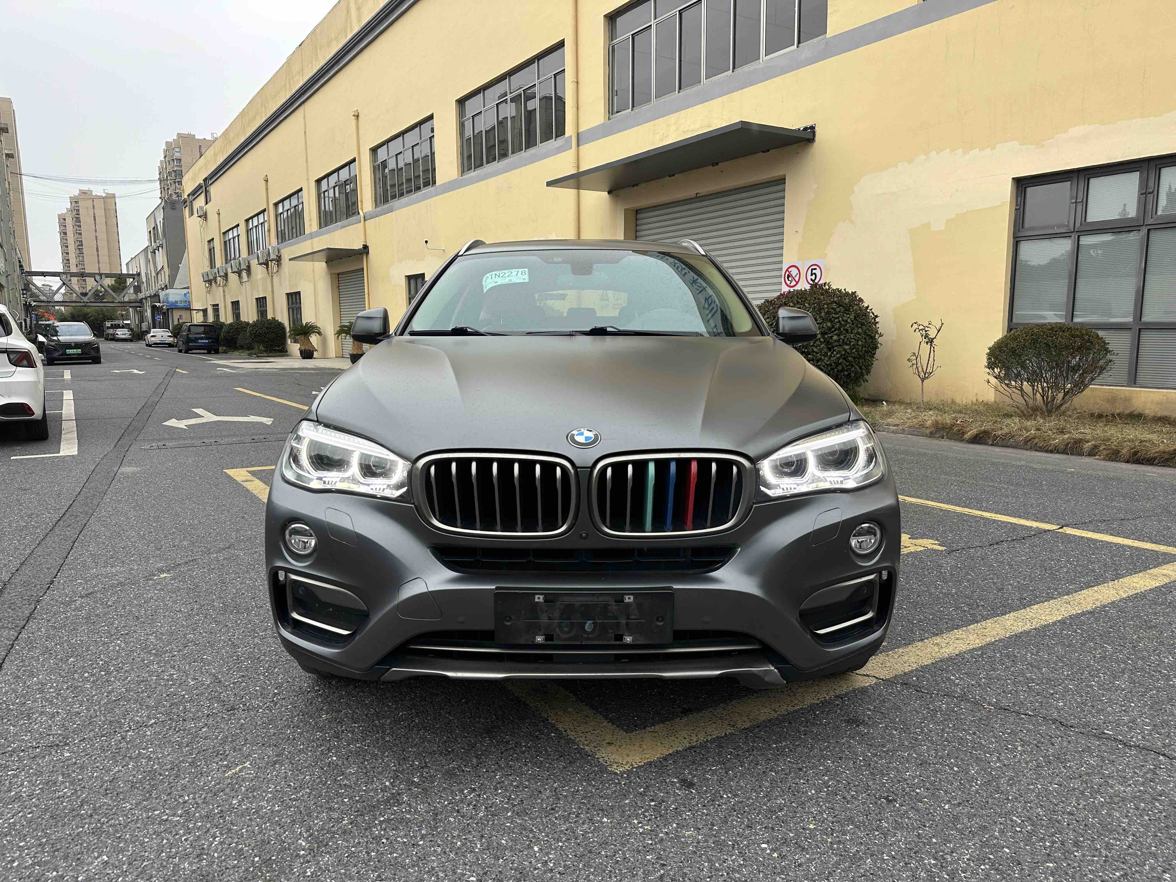 BMW X6 2018 imagem de carro #2