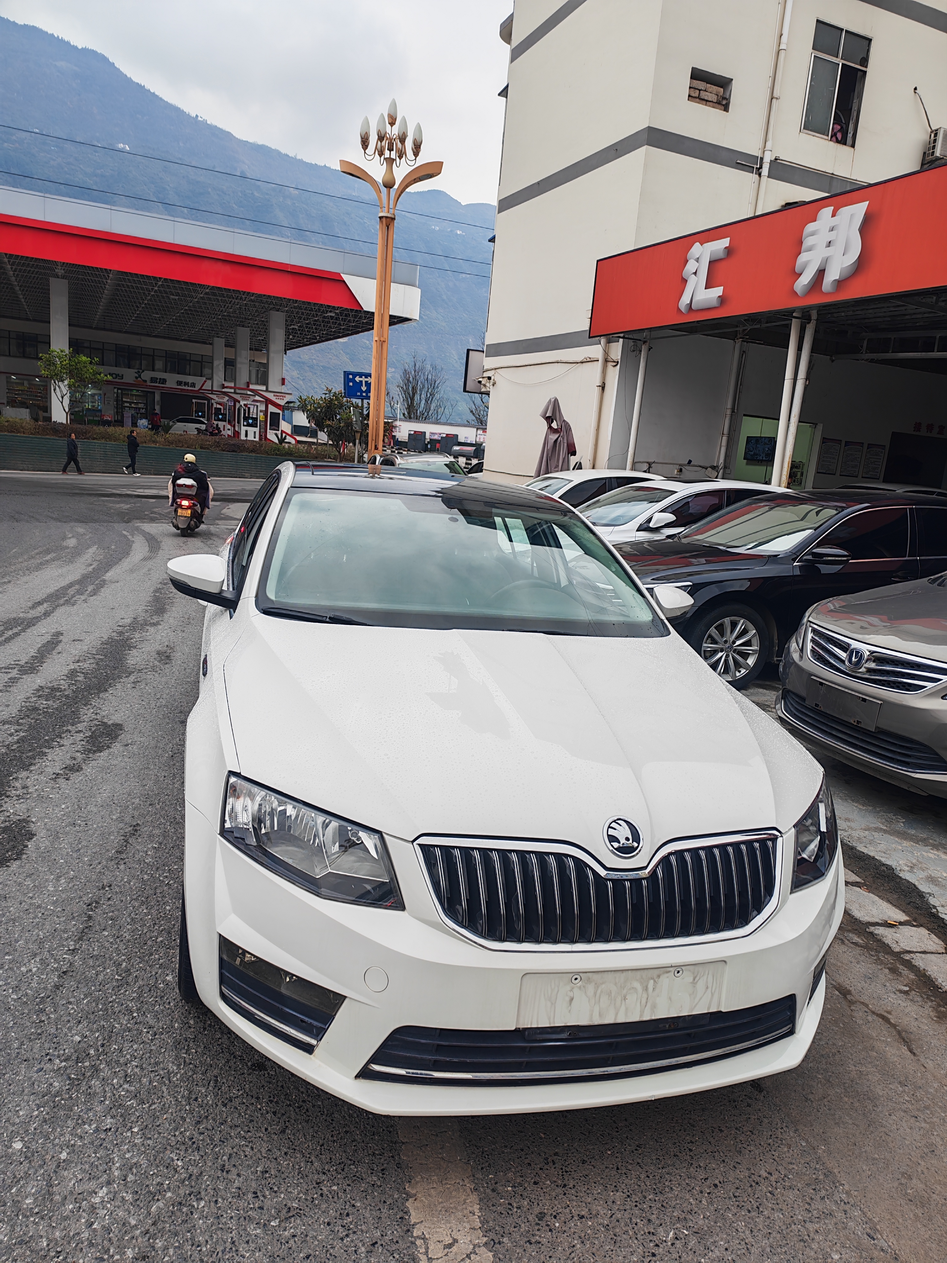 Skoda Octavia 2016 car image #2