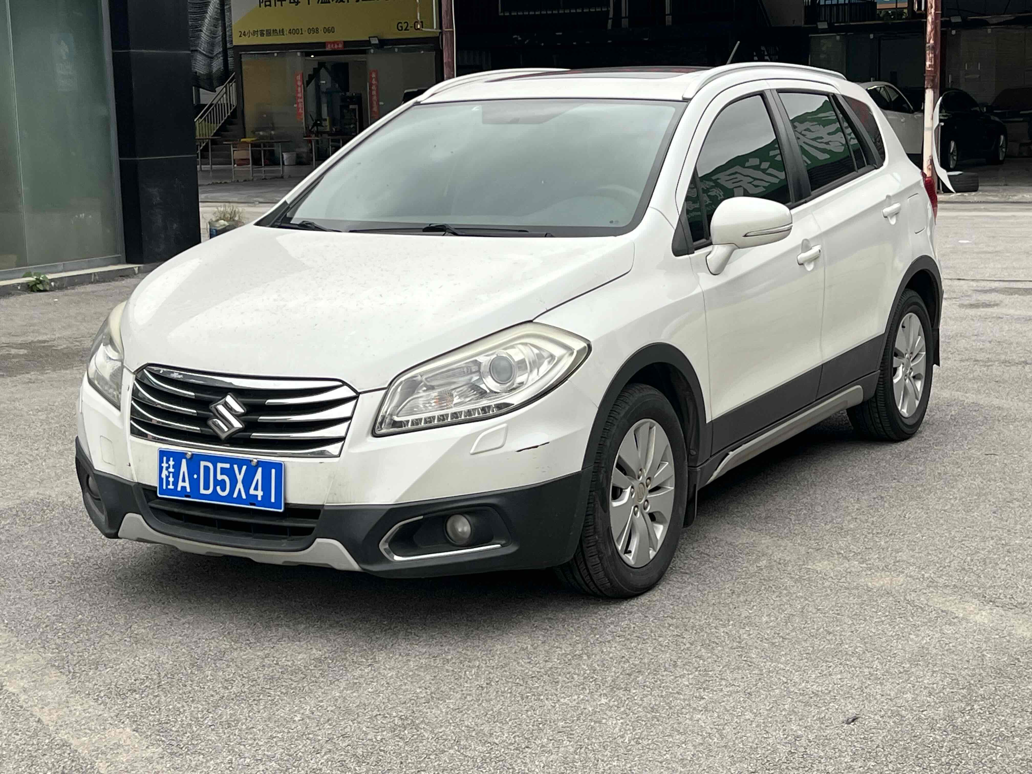 Suzuki S-Cross 2015 صورة سيارة #2