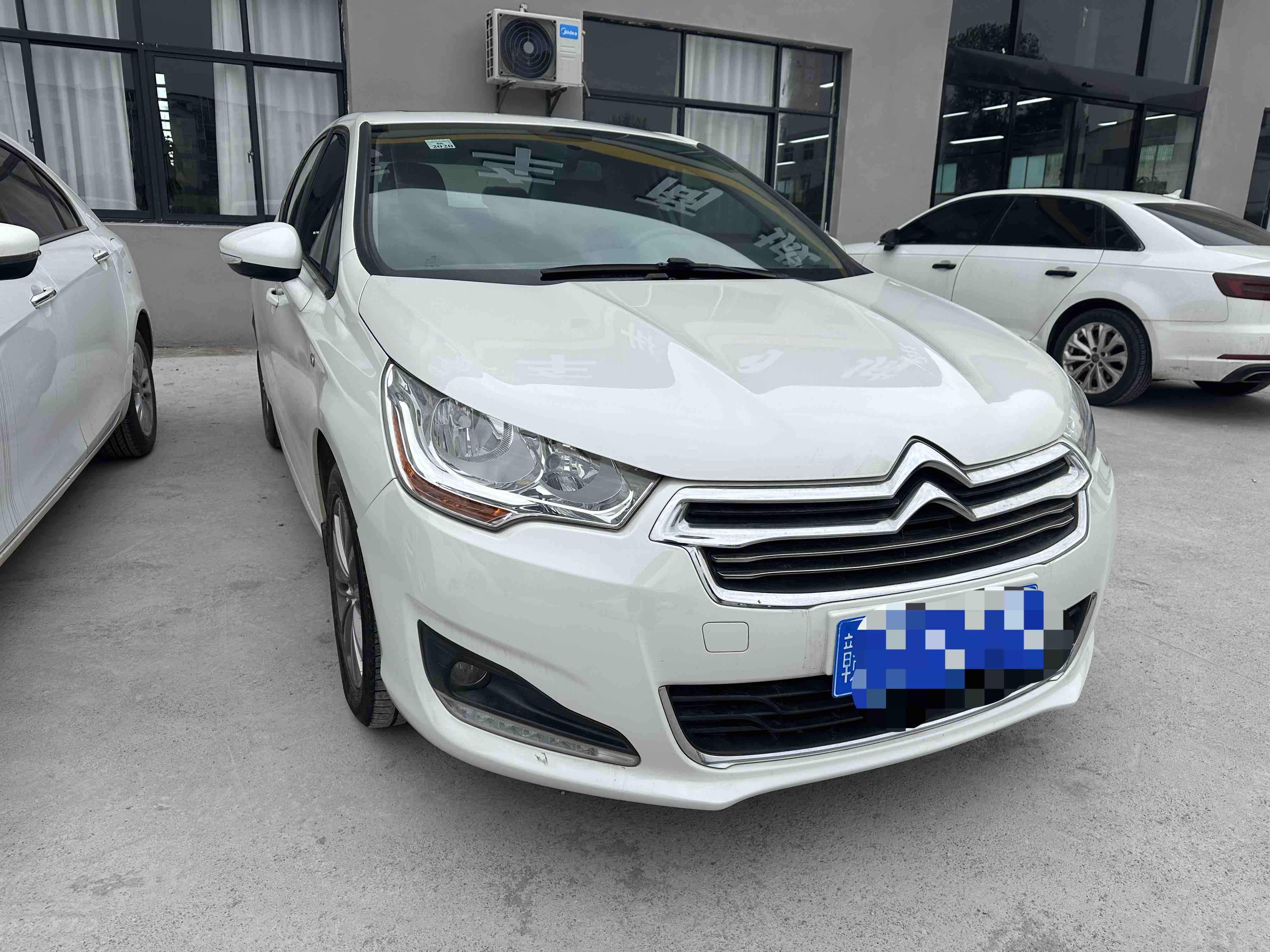 Citroen C4L 2016 car image #2