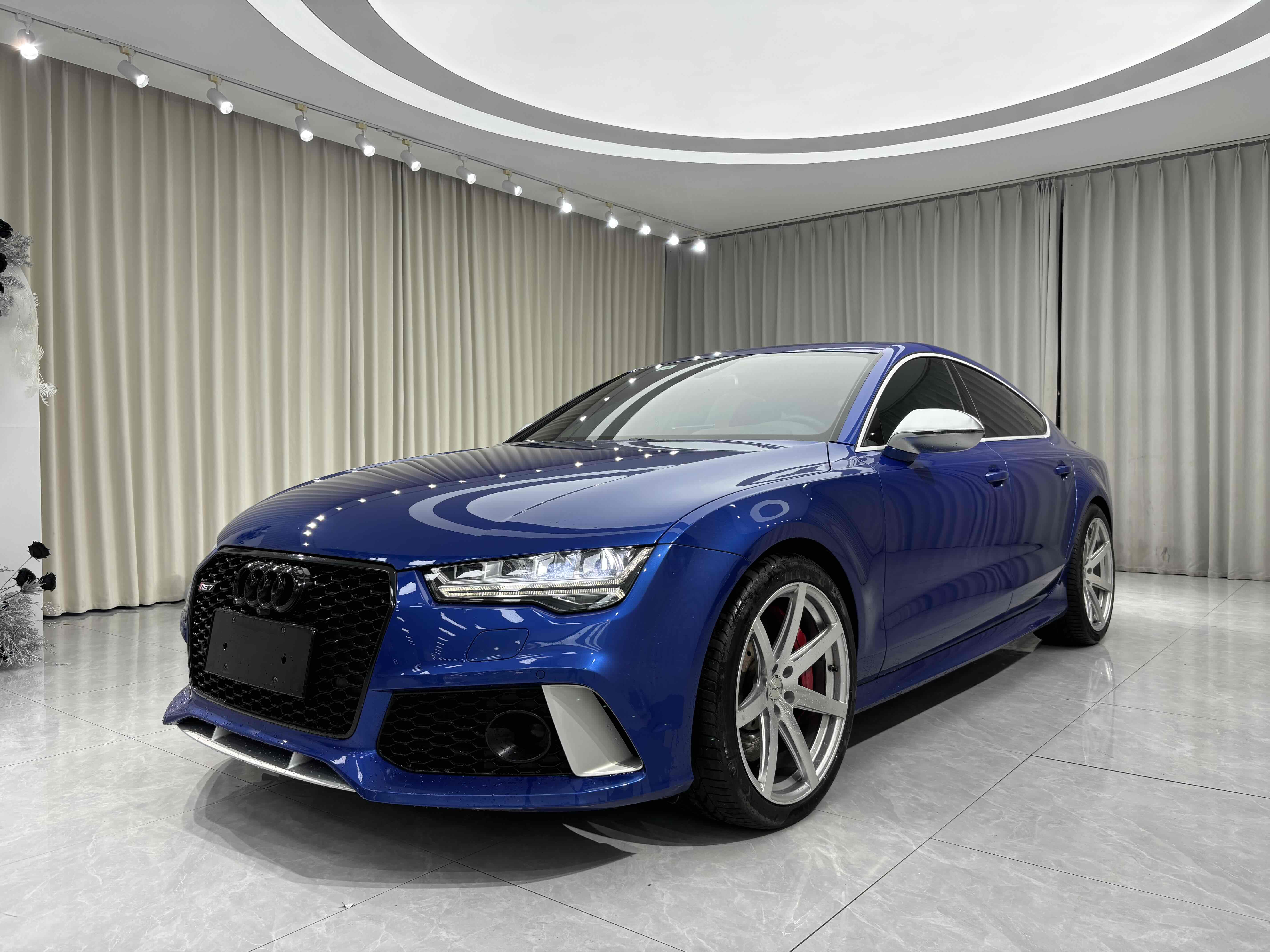 Audi RS 7 2017 car image #2