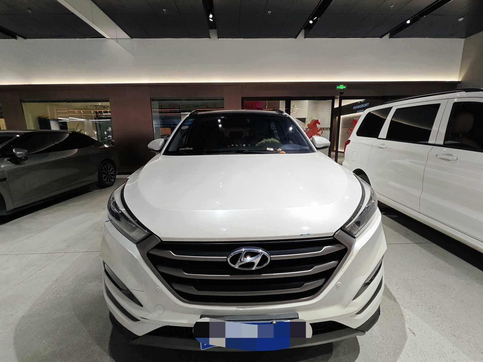 Hyundai Tucson 2017 car image #2