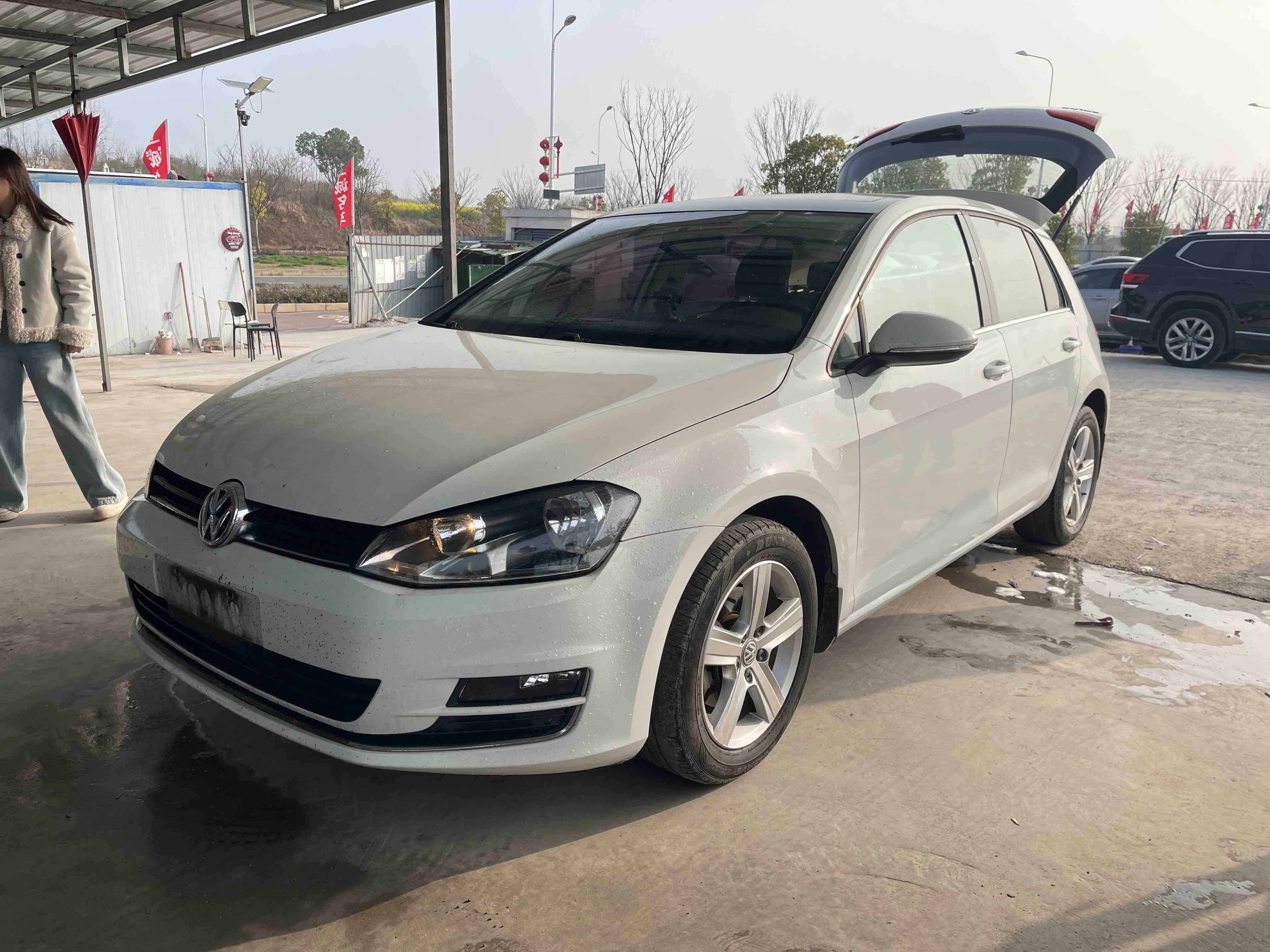 Volkswagen Golf 2017 car image #2