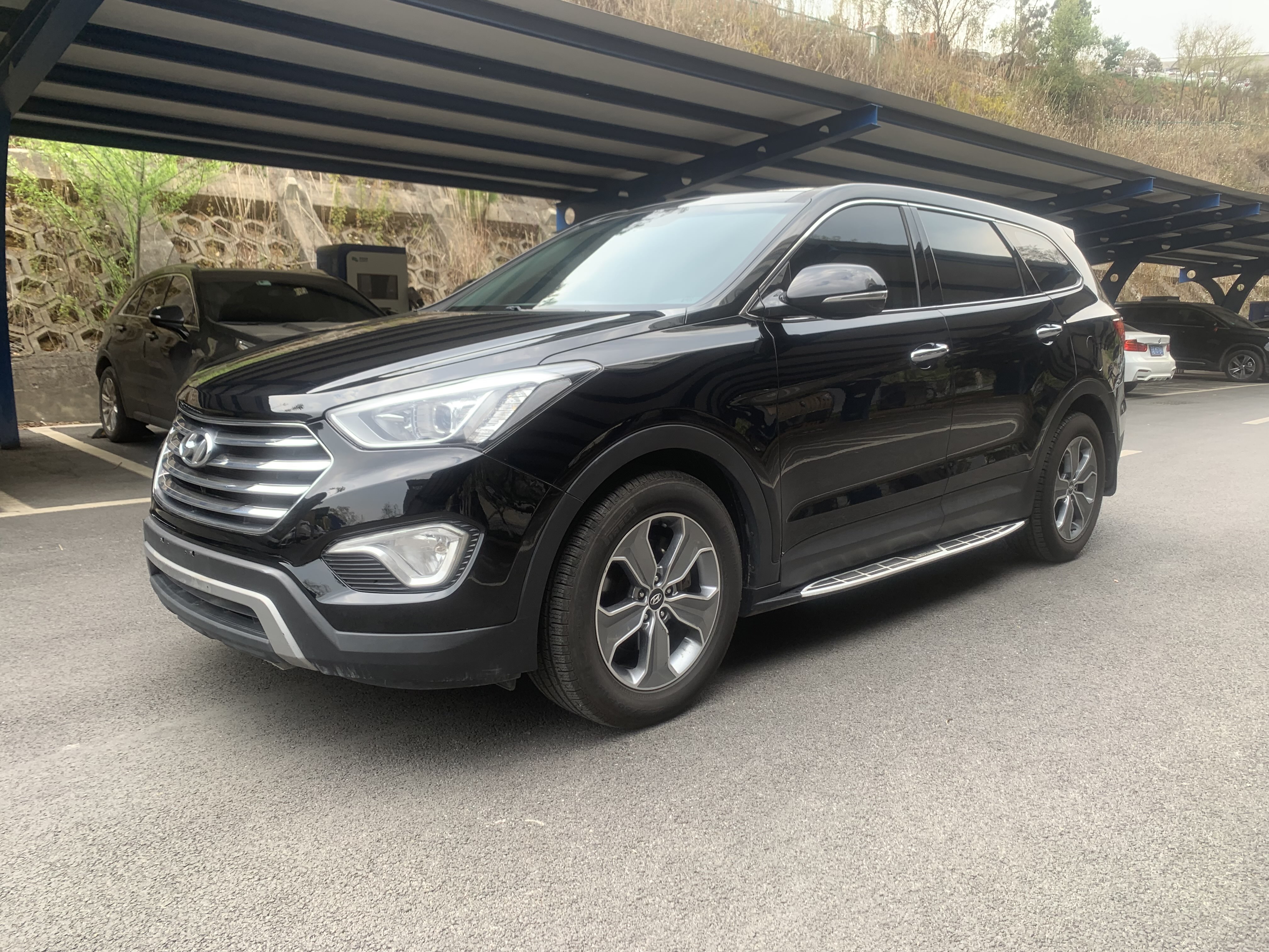 Hyundai Grand Santa Fe 2016 car image #2