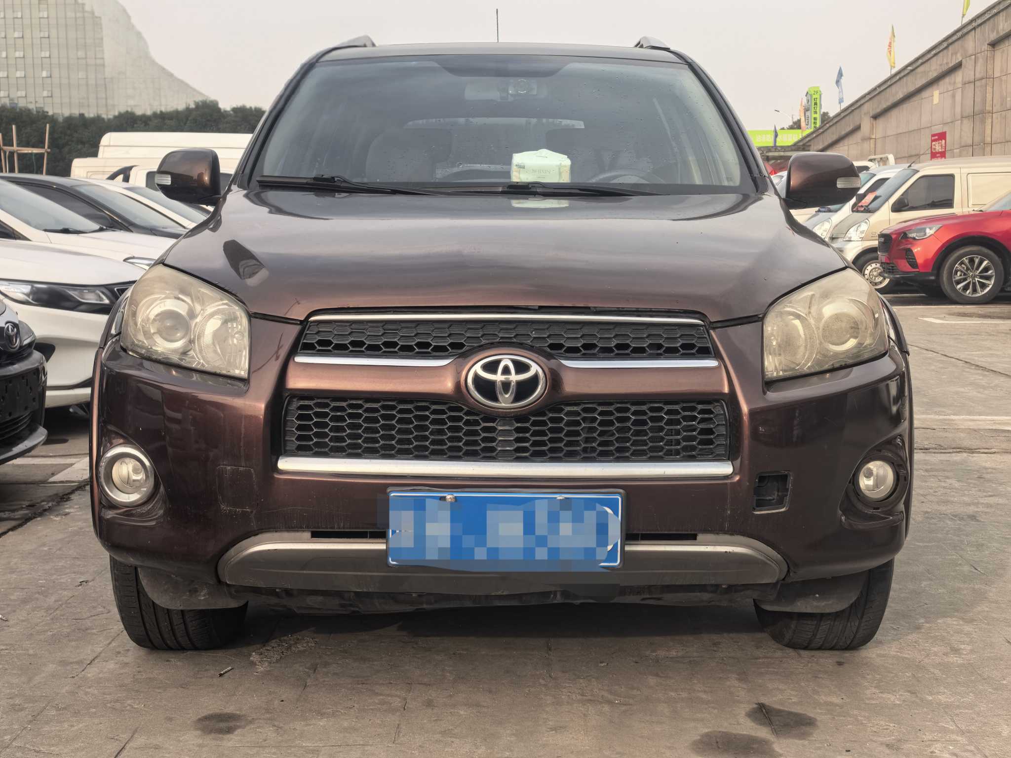 Toyota RAV4 2012 car image #2