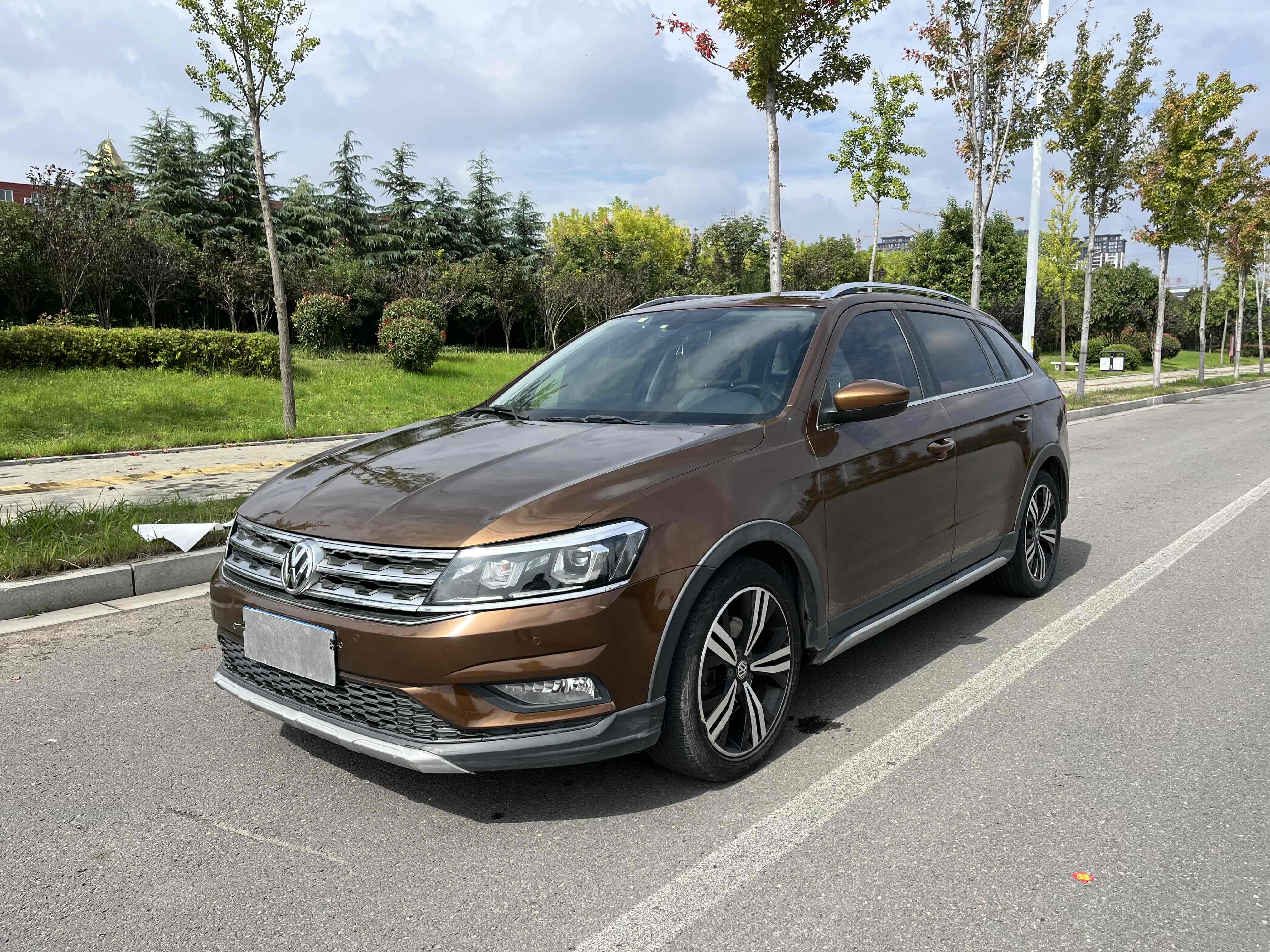 Volkswagen Cross Lavida 2016 immagine di auto #2