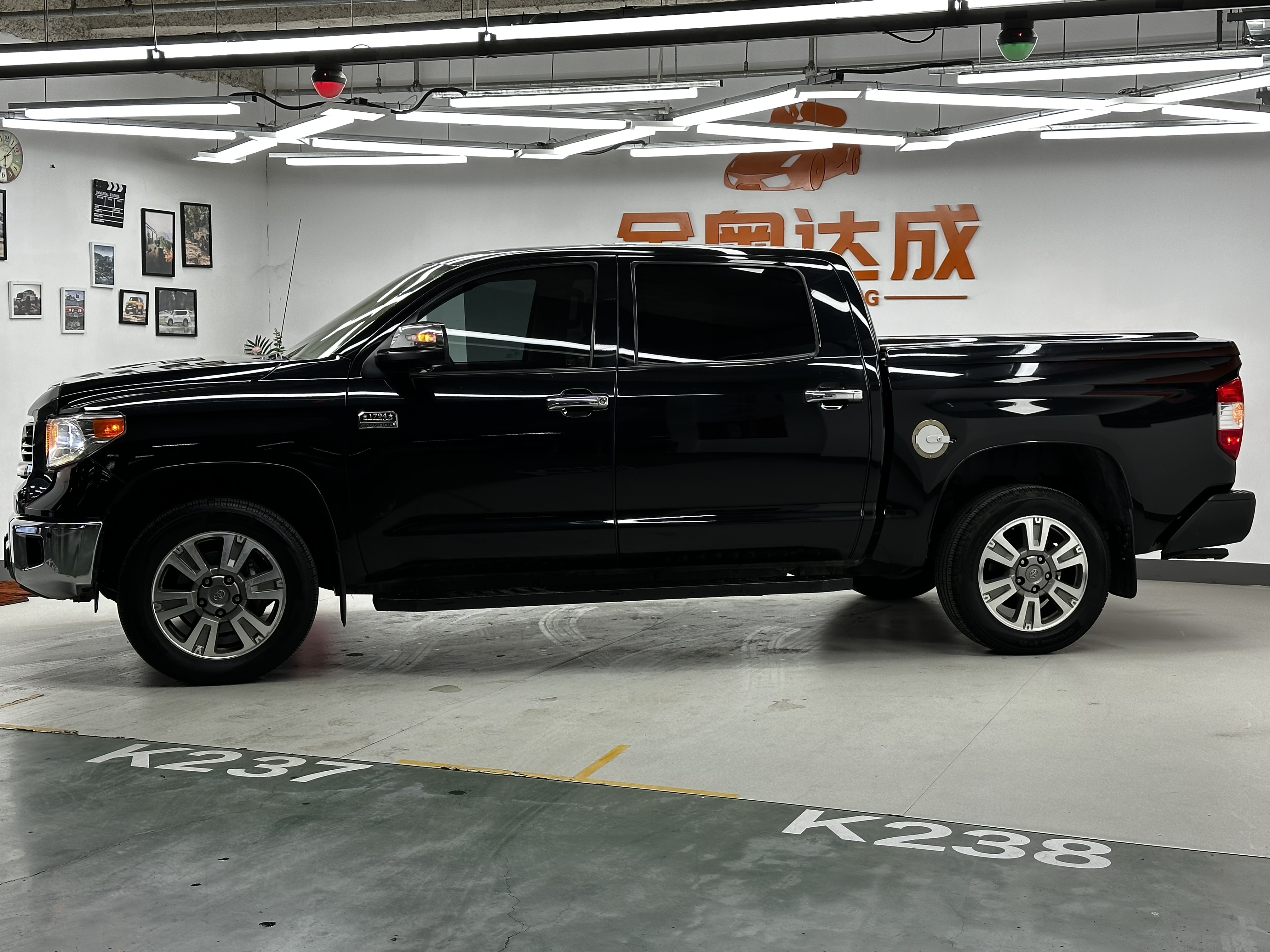 Toyota Tundra 2017 immagine di auto #2