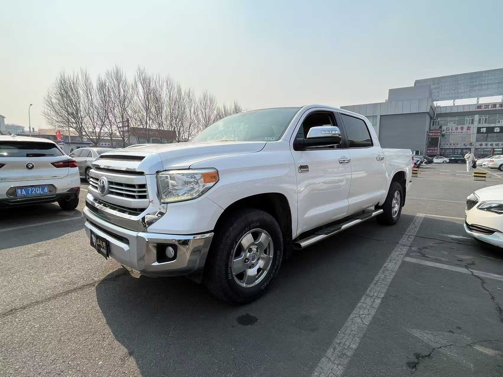 Toyota Tundra 2015 car image #2