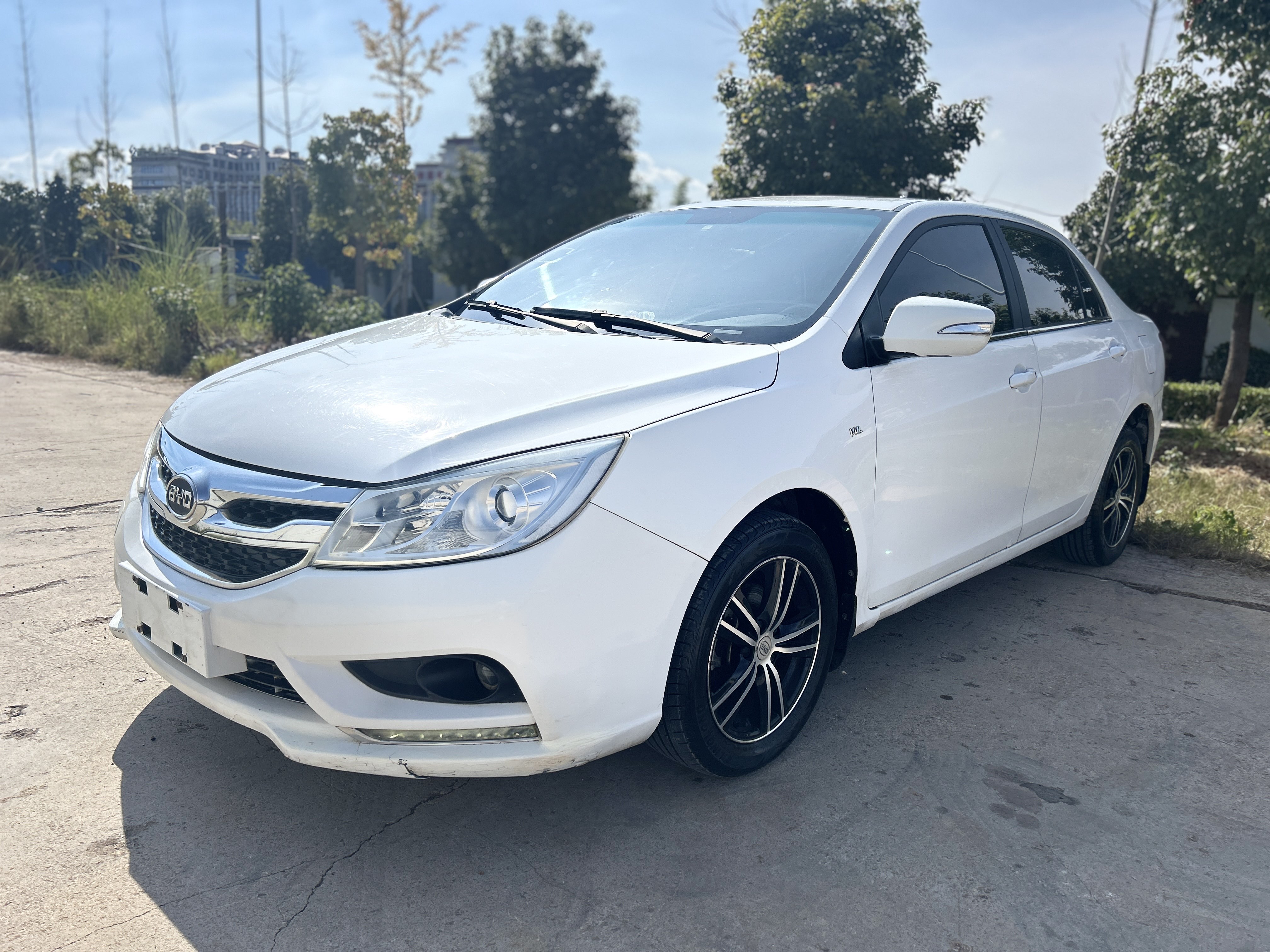 BYD SuRui 2015 #2 BYD SuRui 2015 car image #2