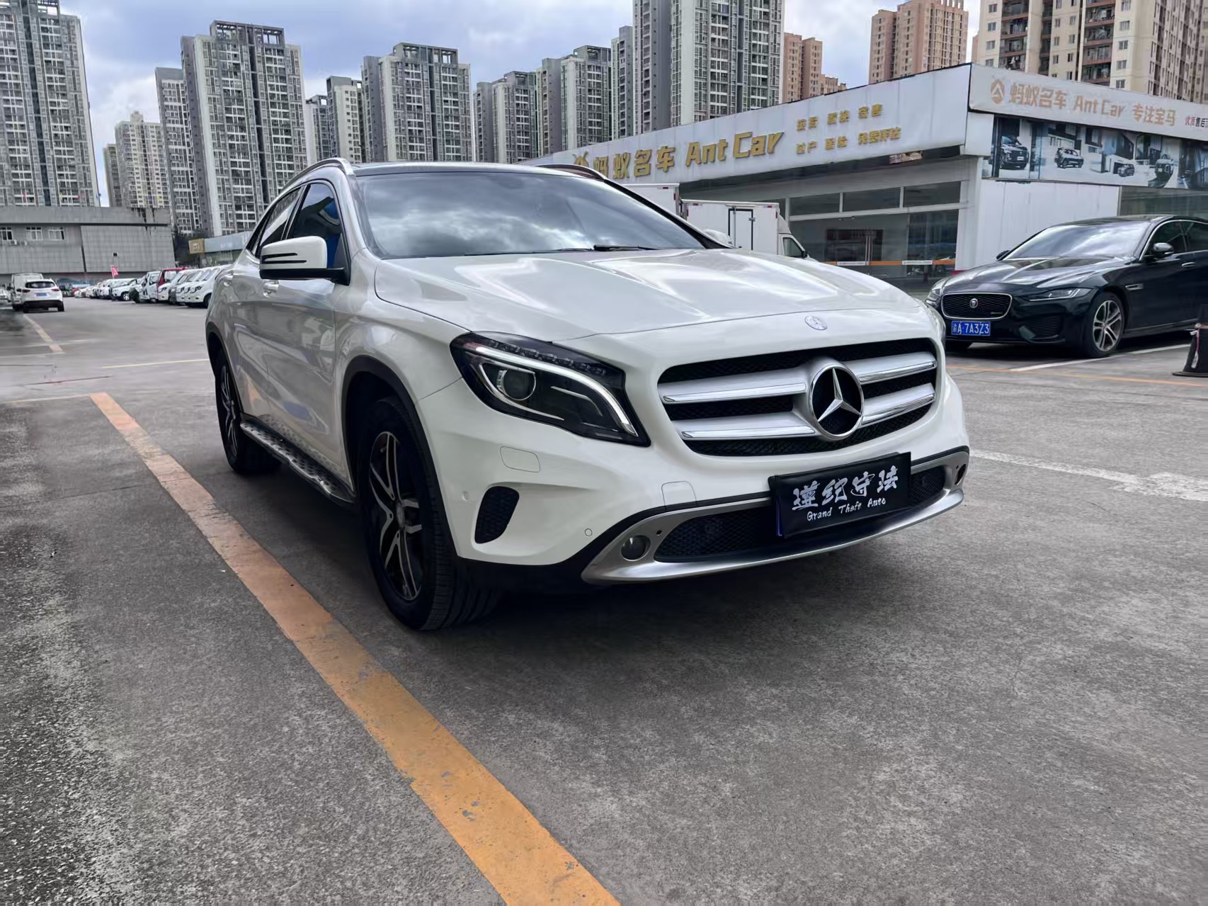 Mercedes-Benz GLA Class 2015 car image #2