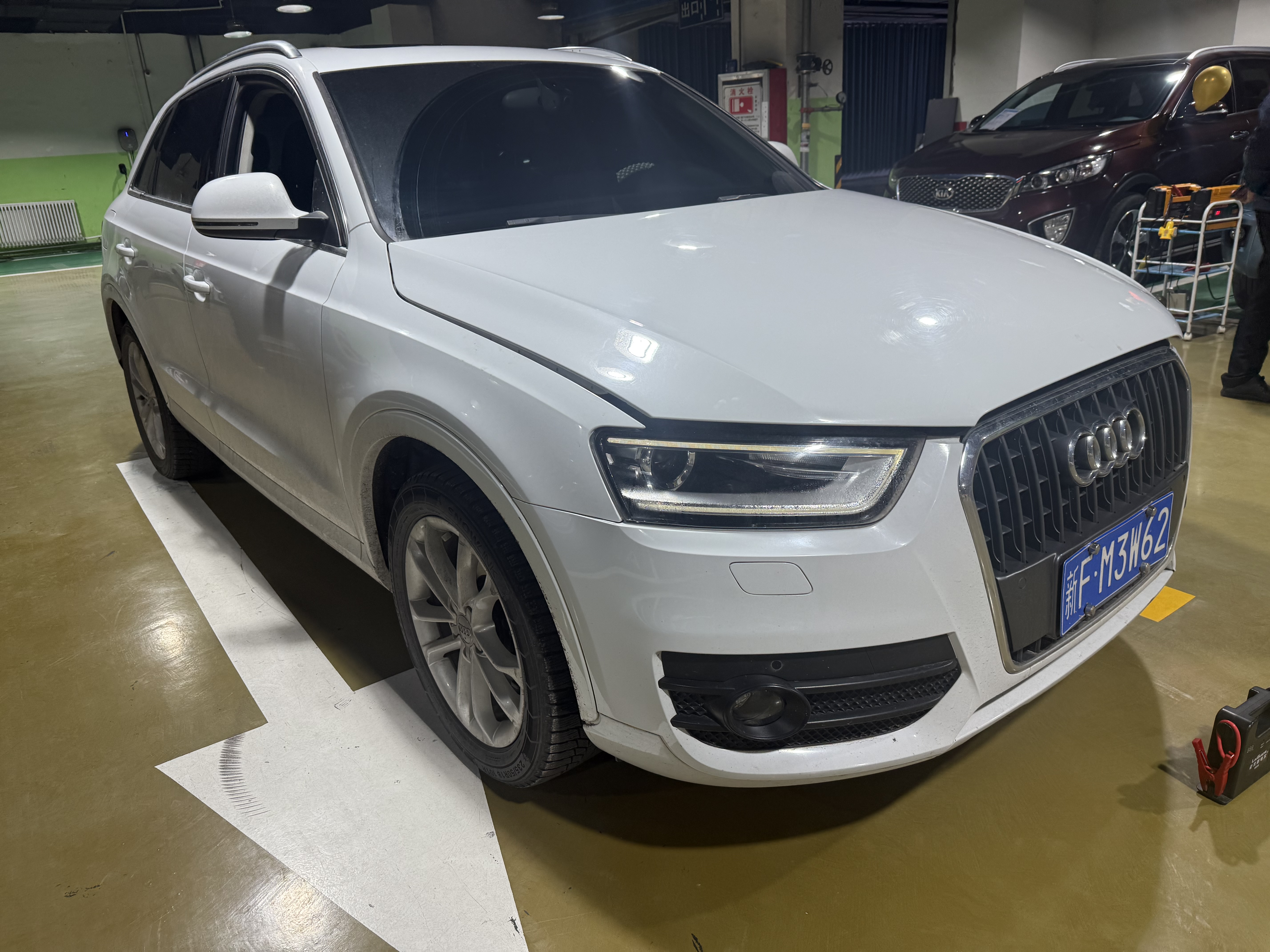 Audi Q3 2016 car image #2