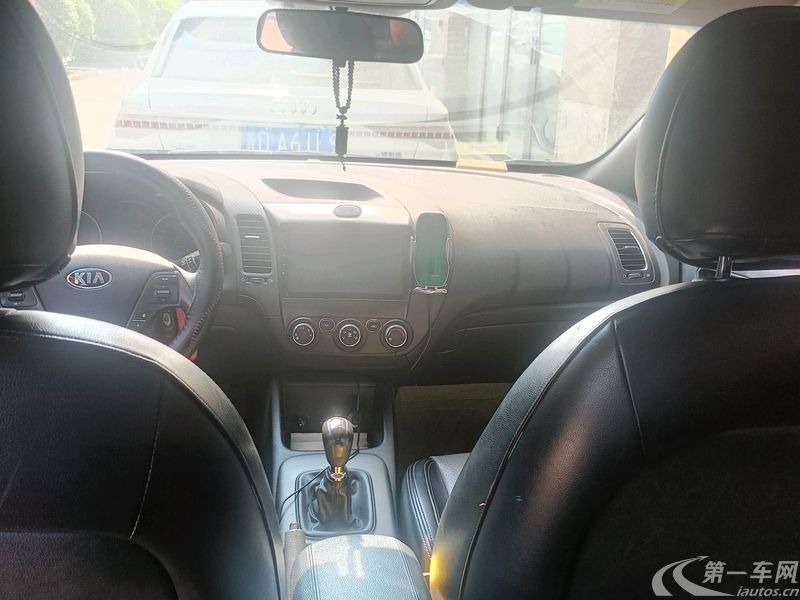 Kia Forte Koup 2015 car image #2