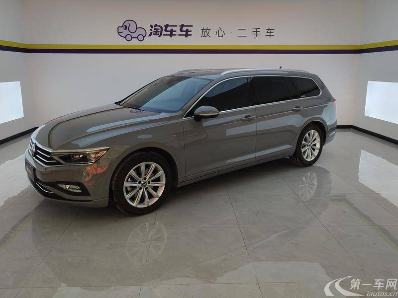 Volkswagen Passat Variant 2022 immagine di auto #2