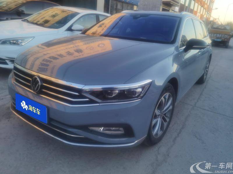 Volkswagen Passat Variant 2023 immagine di auto #2